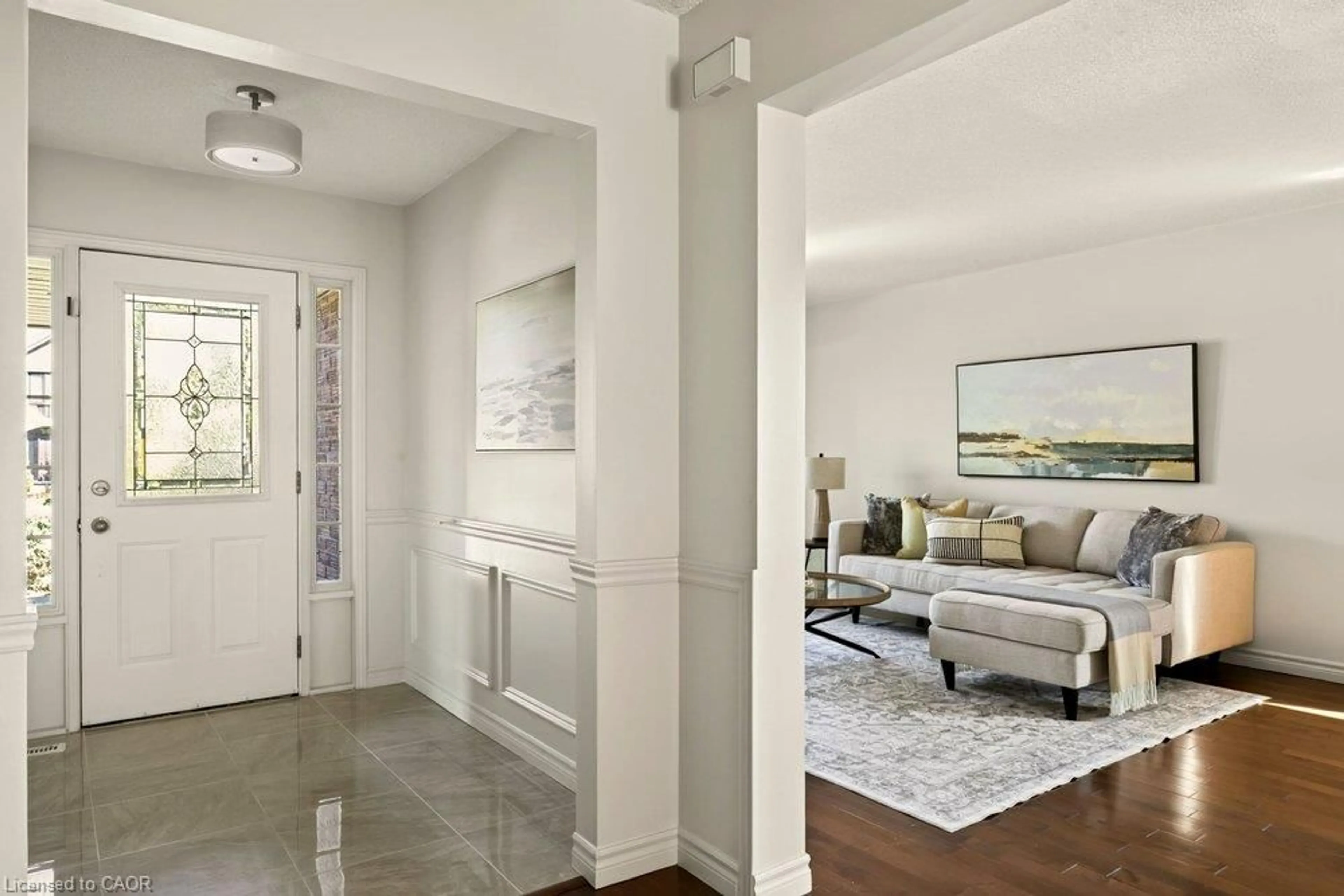 Indoor entryway for 95 Oneida Blvd, Ancaster Ontario L9G 4S6