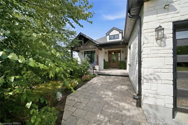 301 Cockshutt Rd, Brantford 5