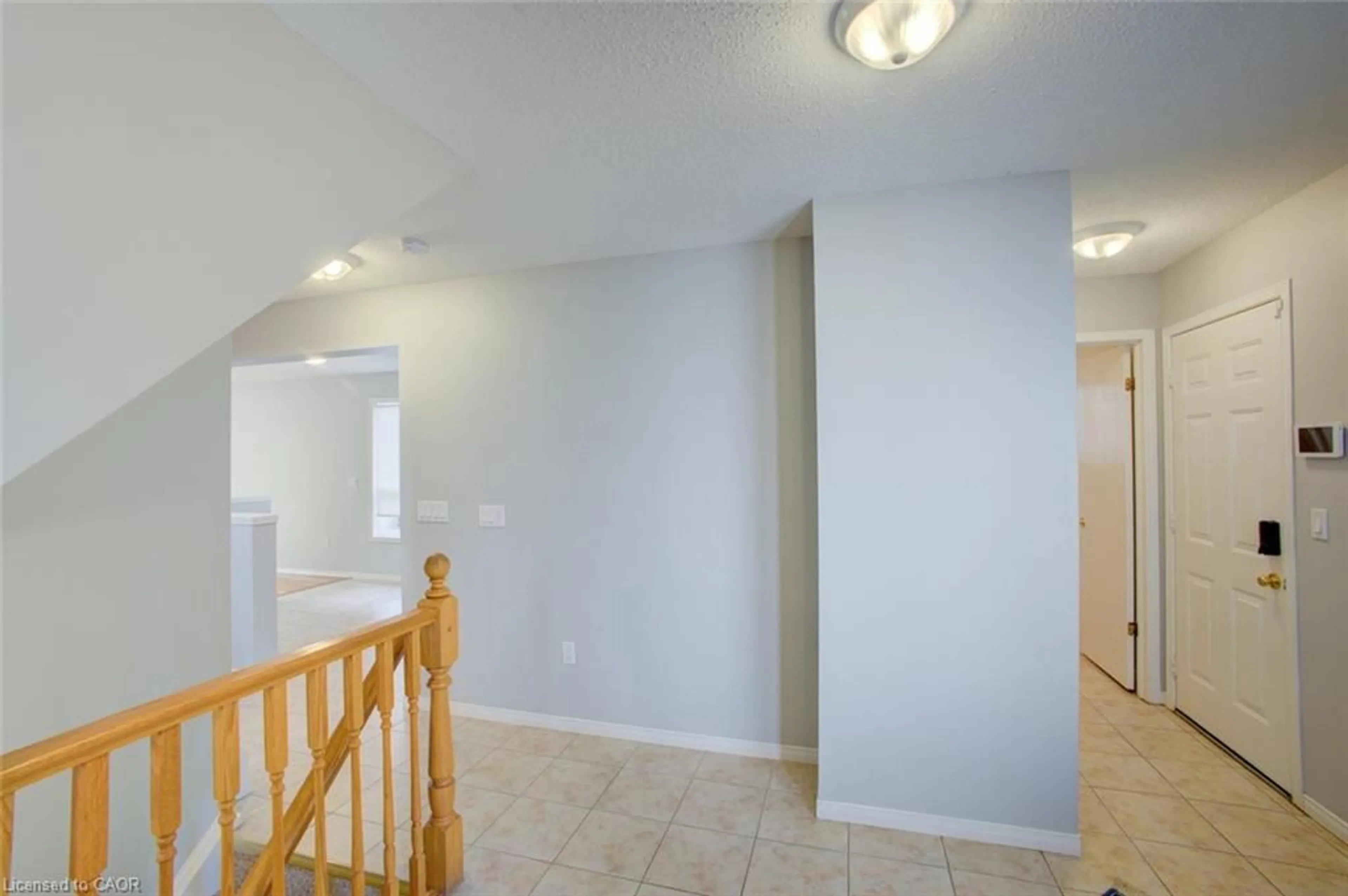 Indoor foyer for 11 Kroeger Cres, Cambridge Ontario N3C 4J7
