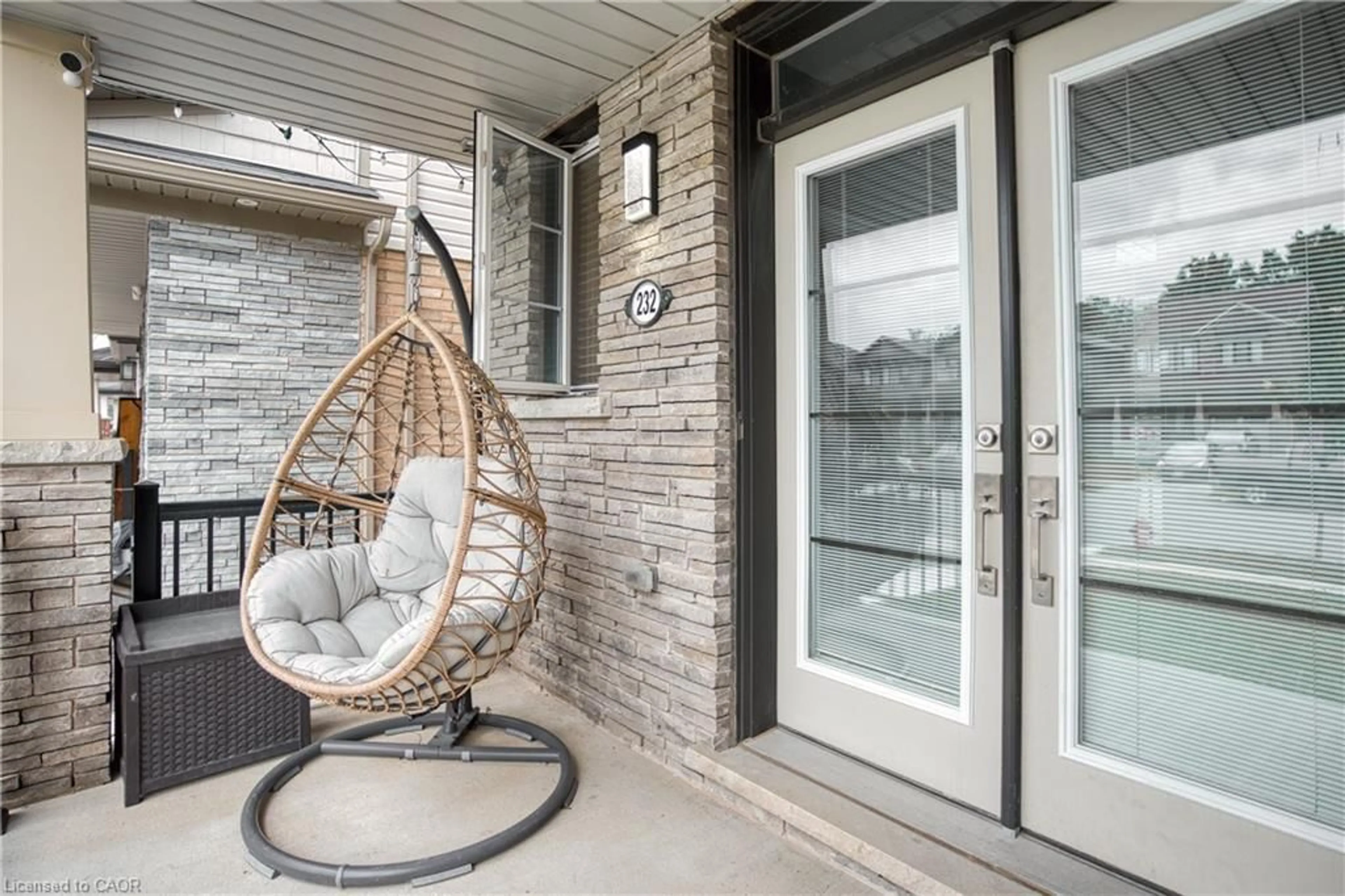 Patio, street for 232 Bedrock Dr, 10th Line Shore Ontario L8J 0M2