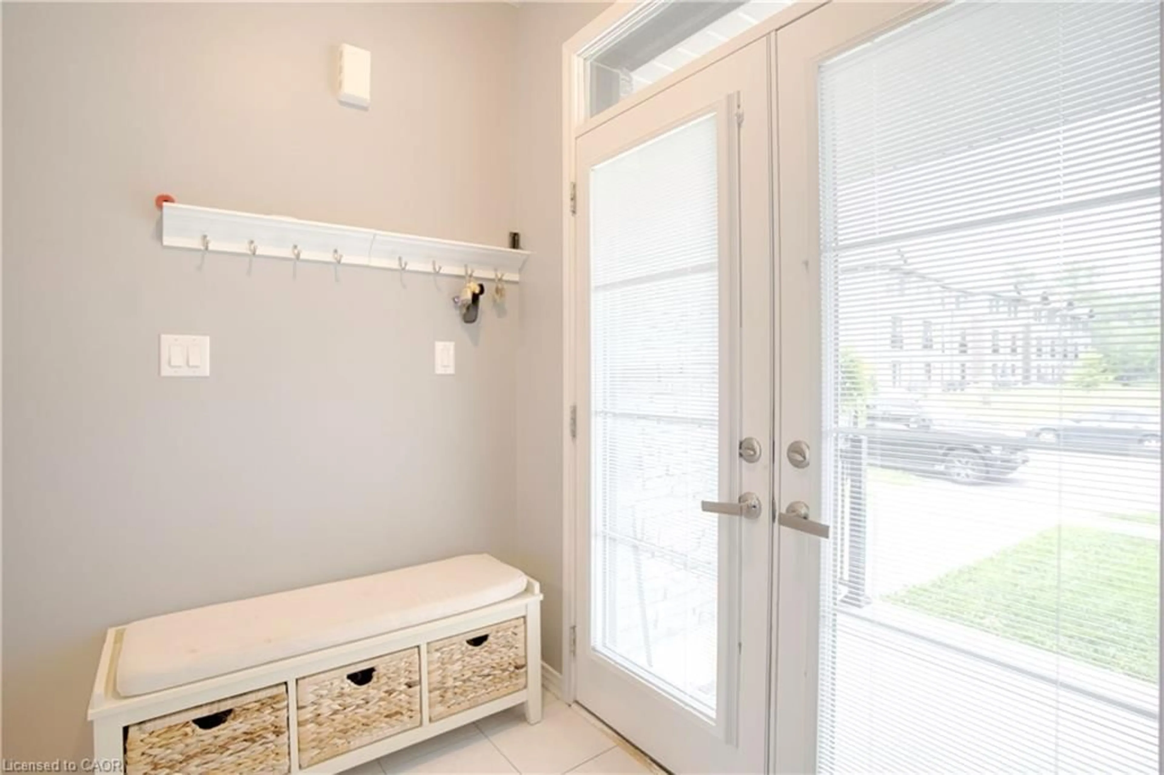 Indoor entryway for 232 Bedrock Dr, 10th Line Shore Ontario L8J 0M2