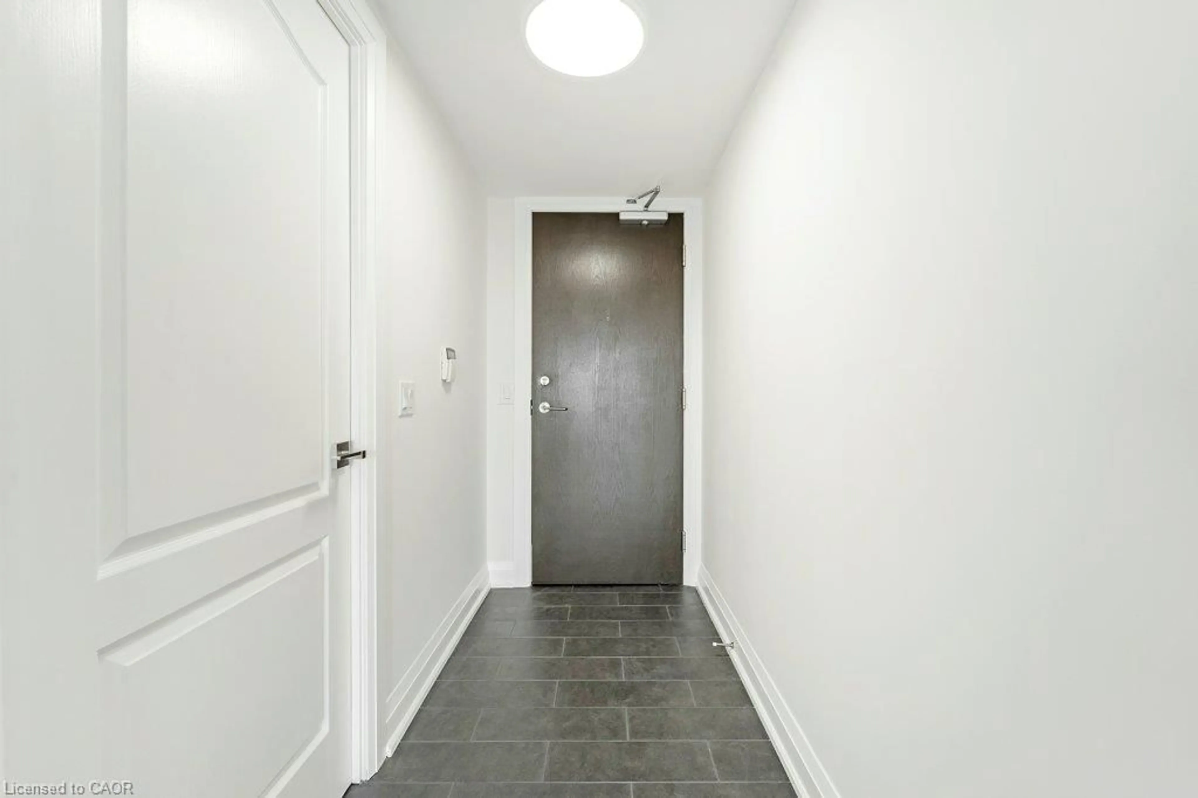 Indoor entryway for 1103 Leslie St #701, North York Ontario M3C 4G8