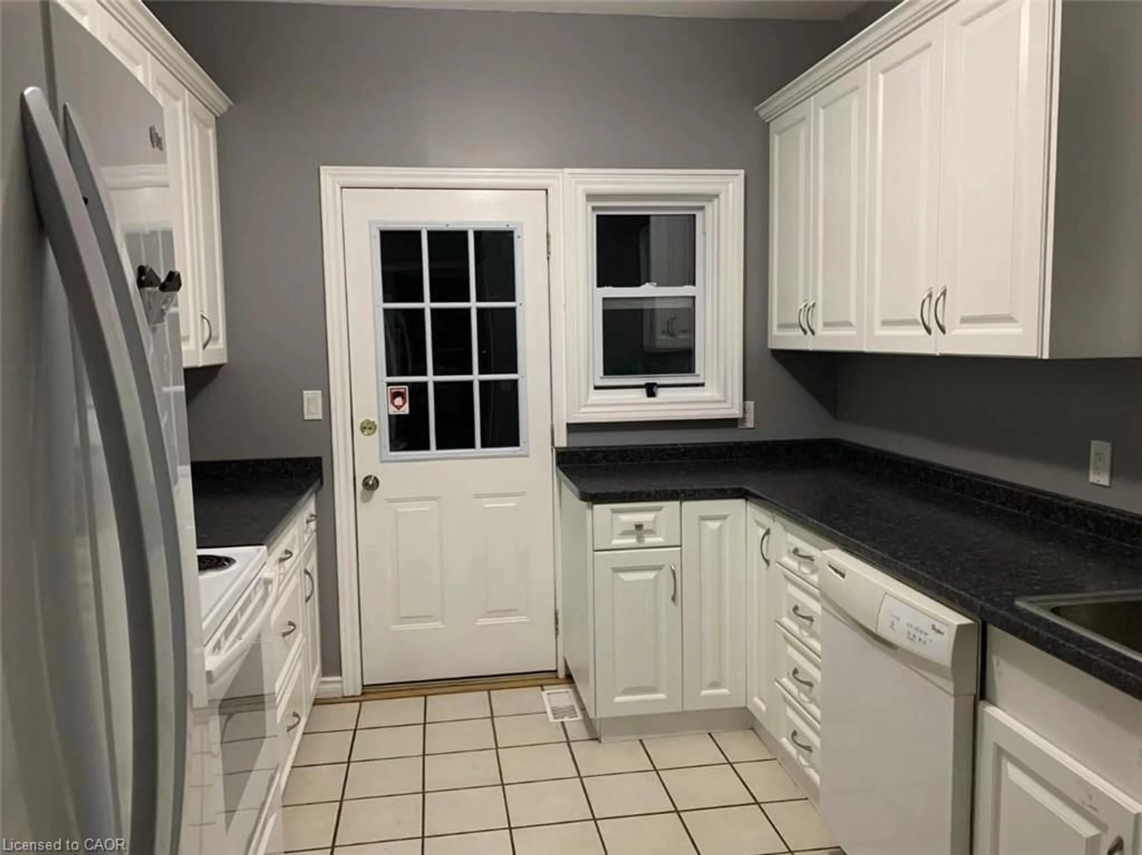 Standard kitchen, ceramic/tile floor for 1066 Richmond St, London Ontario N6A 3J9