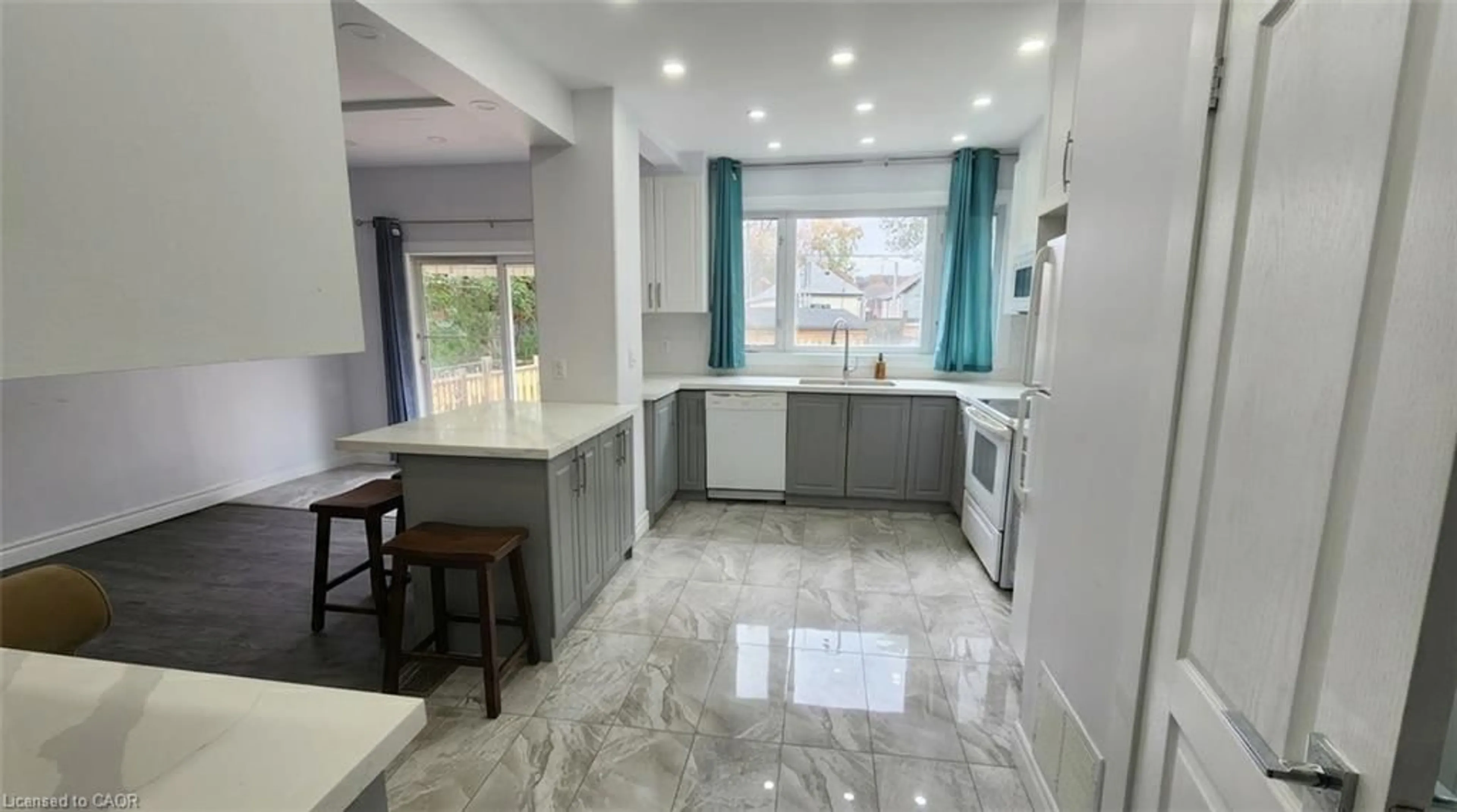 Open concept kitchen, ceramic/tile floor for 1394 Cannon St, Hamilton Ontario L8H 1W1