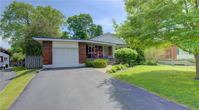 71 Pinecrest Dr, Kitchener 5