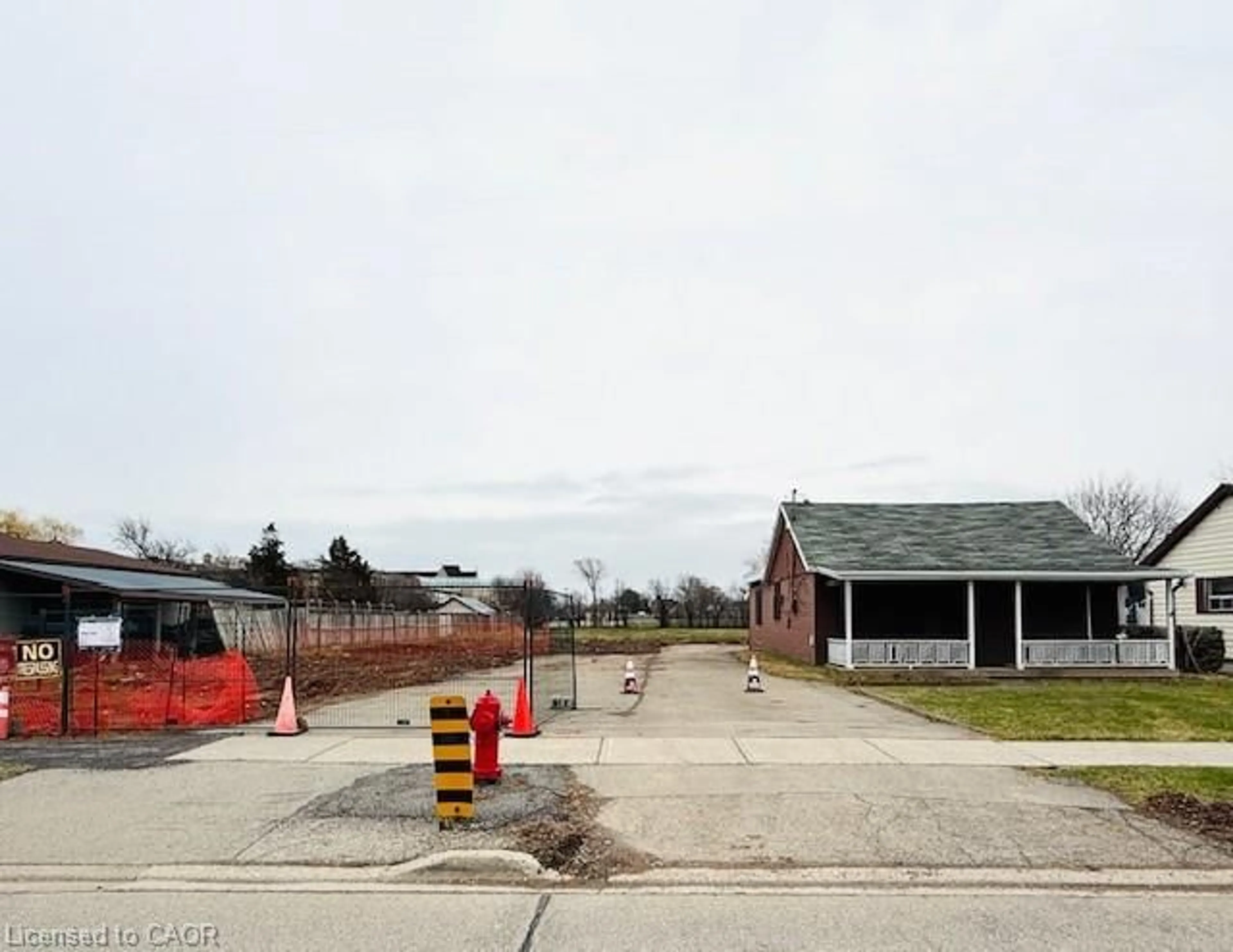 Blurry image for 146 Green Rd, Stoney Creek Ontario L8G 3X1