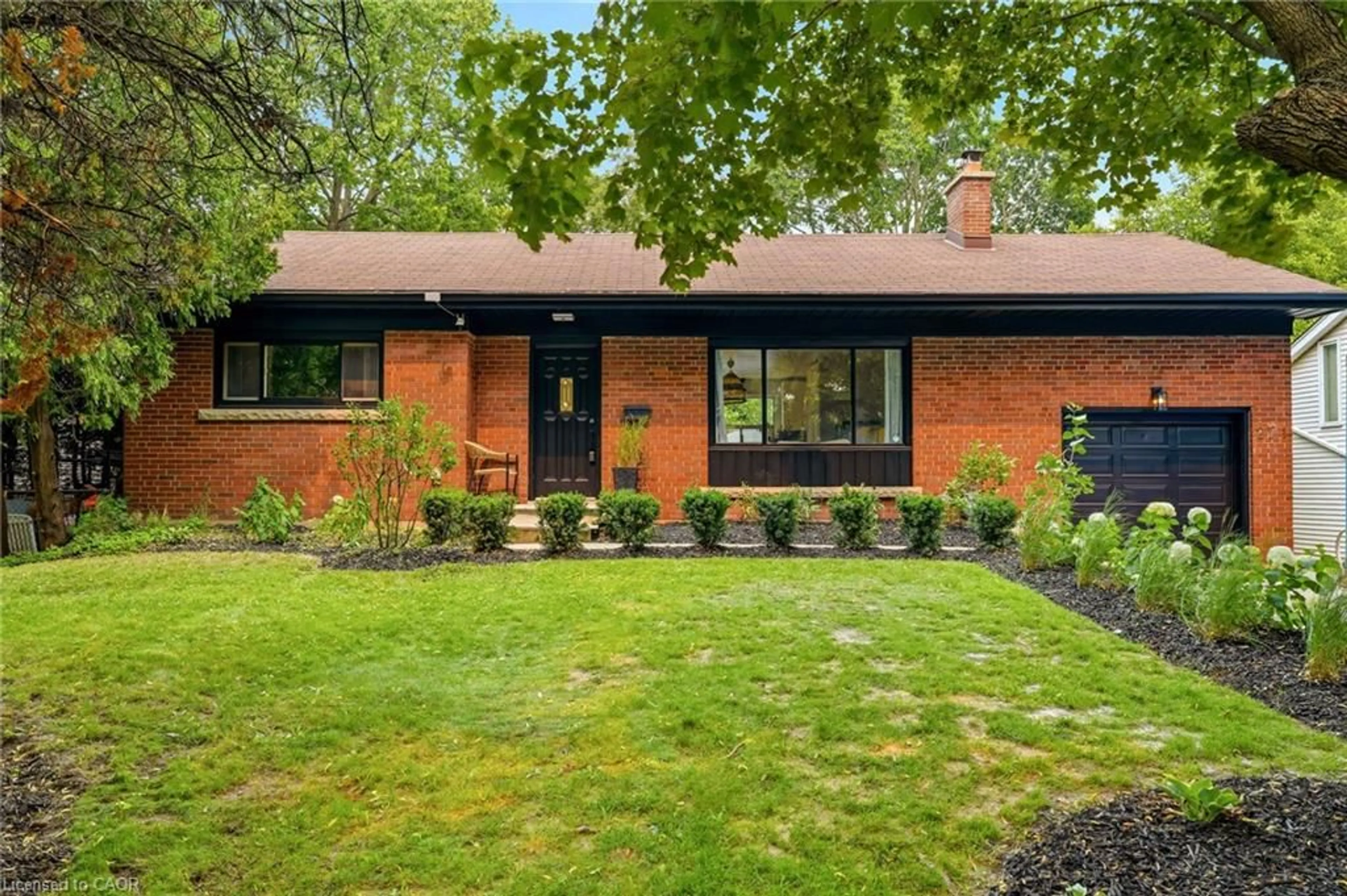 Home with brick exterior material, street for 271 Linden Ave, Burlington Ontario L7L 2P4