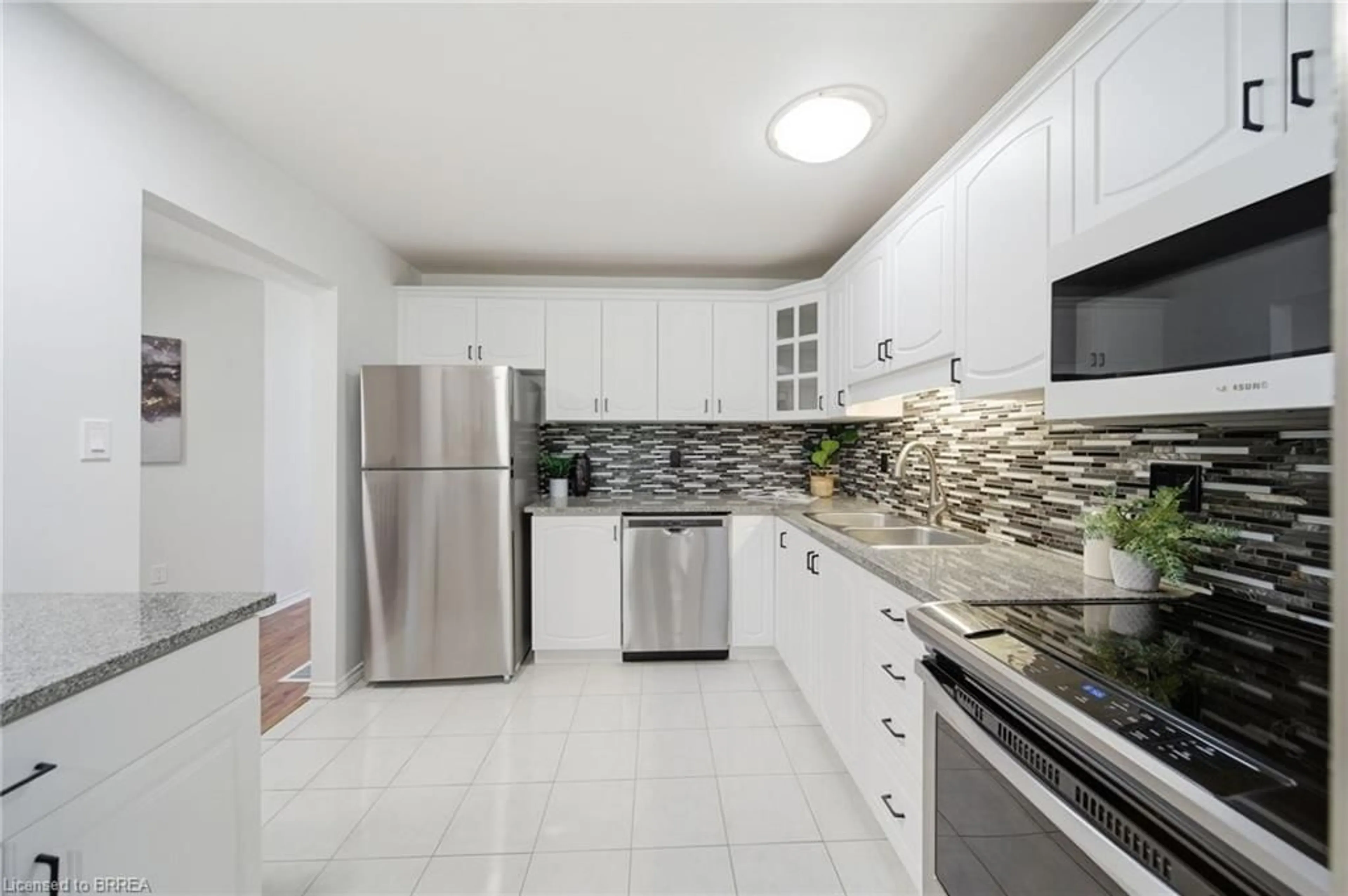 Standard kitchen, ceramic/tile floor for 1 Buchanan Cres #10, Brantford Ontario N3P 2B2