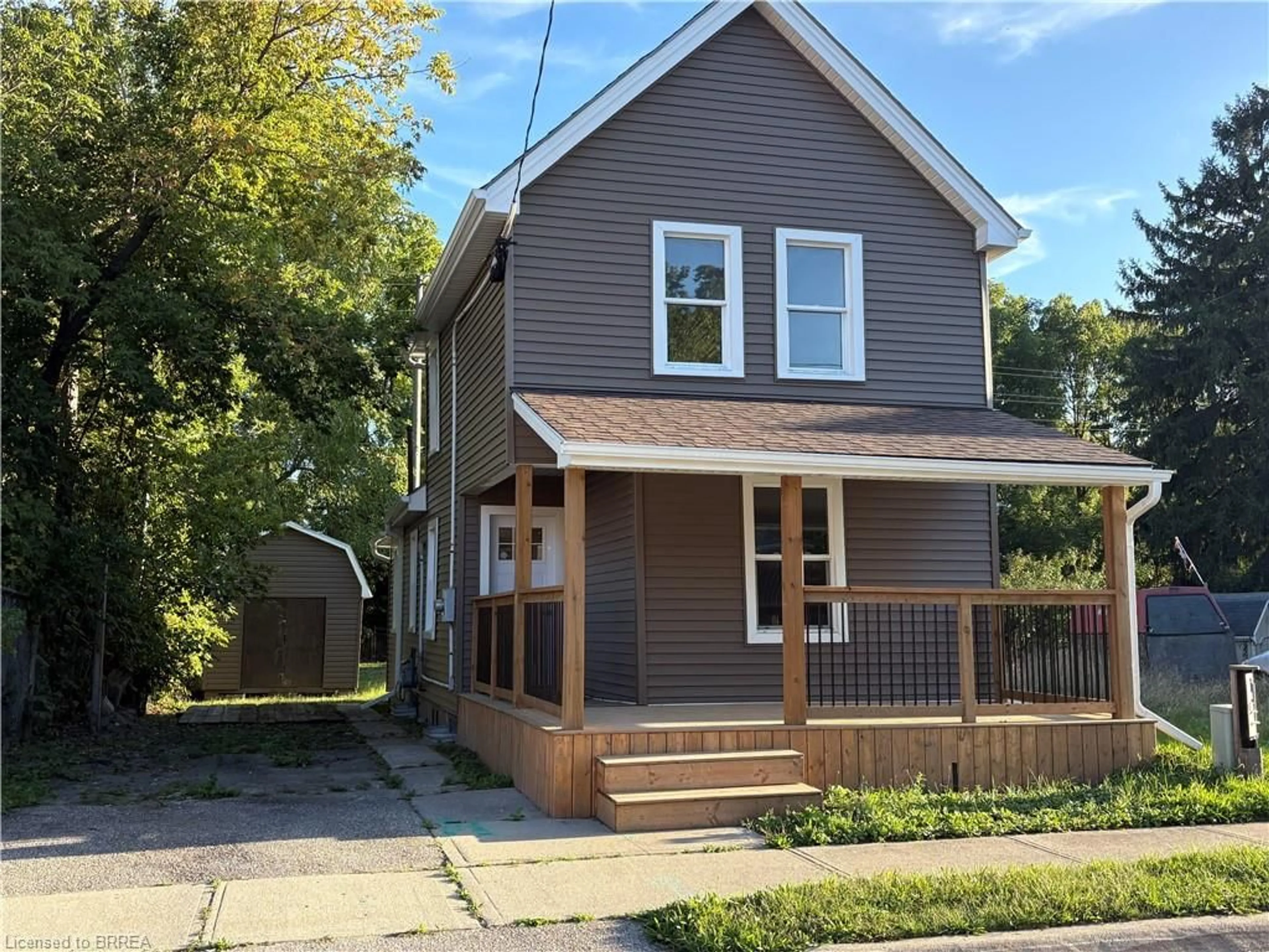 Home with vinyl exterior material, street for 17 Able Ave, Brantford Ontario N3S 2Y4