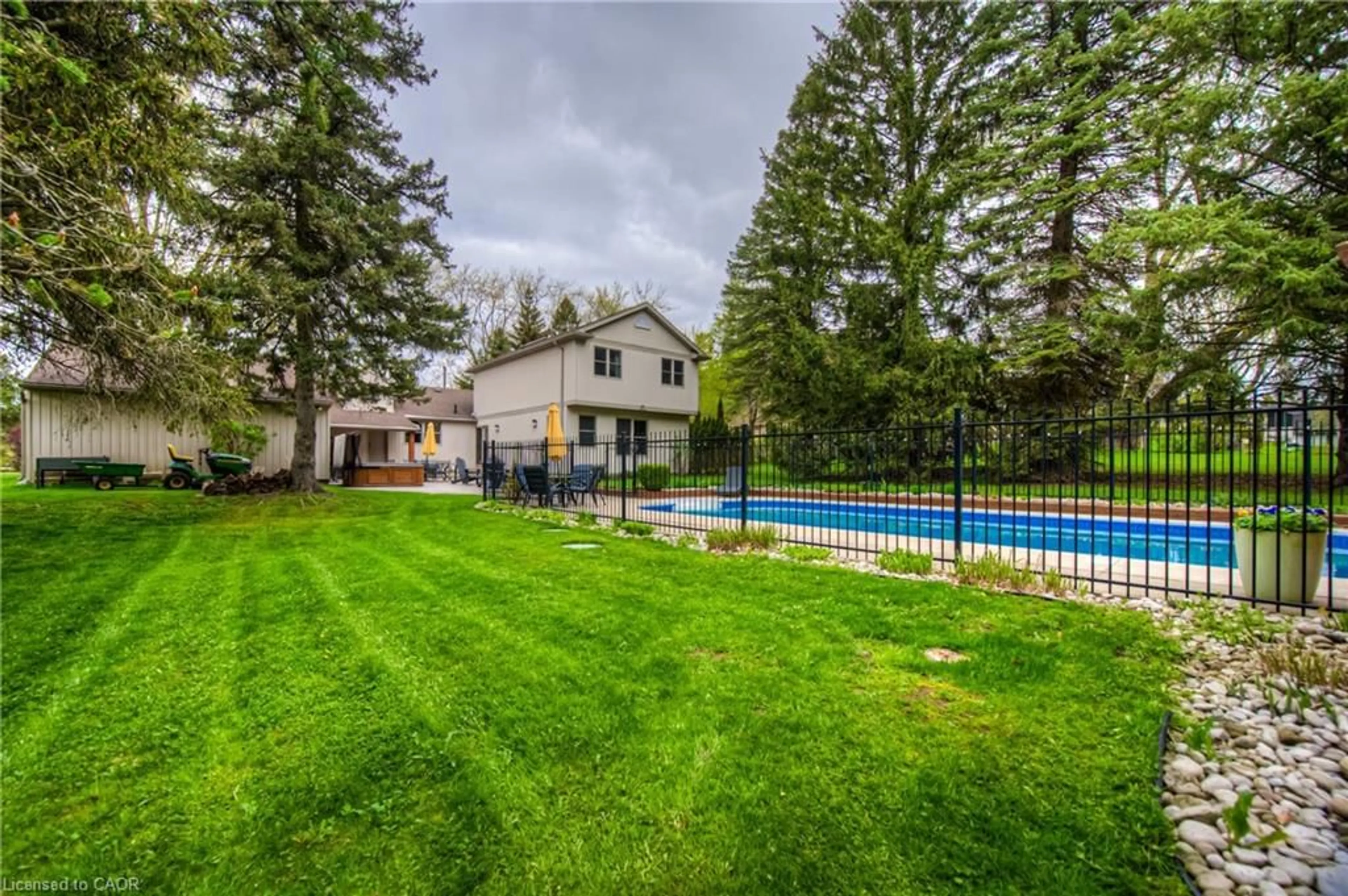 Pool for 145 Riverbank Dr, Cambridge Ontario N3H 4R6