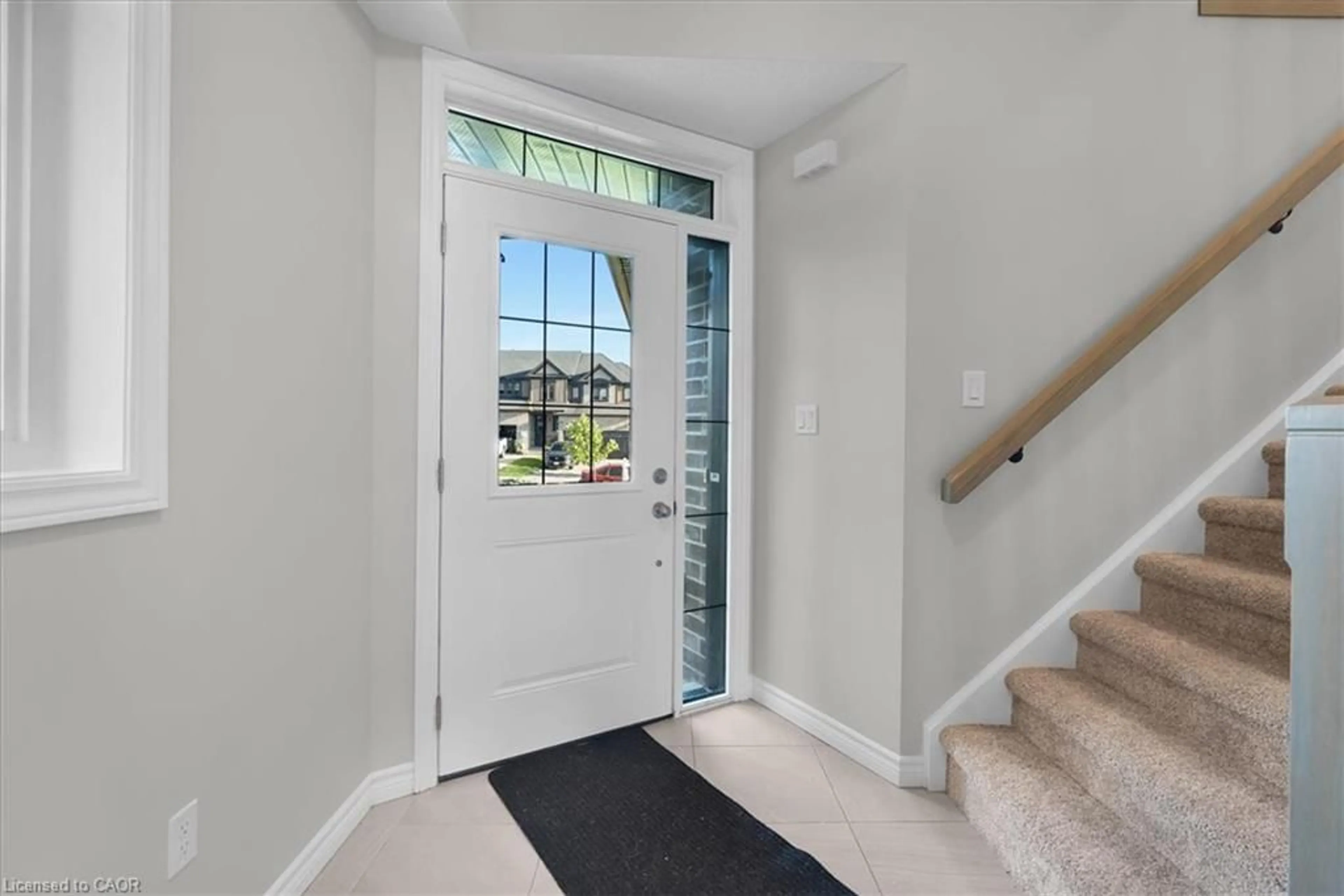 Indoor entryway for 109 Links Cres, Woodstock Ontario N4T 0K7