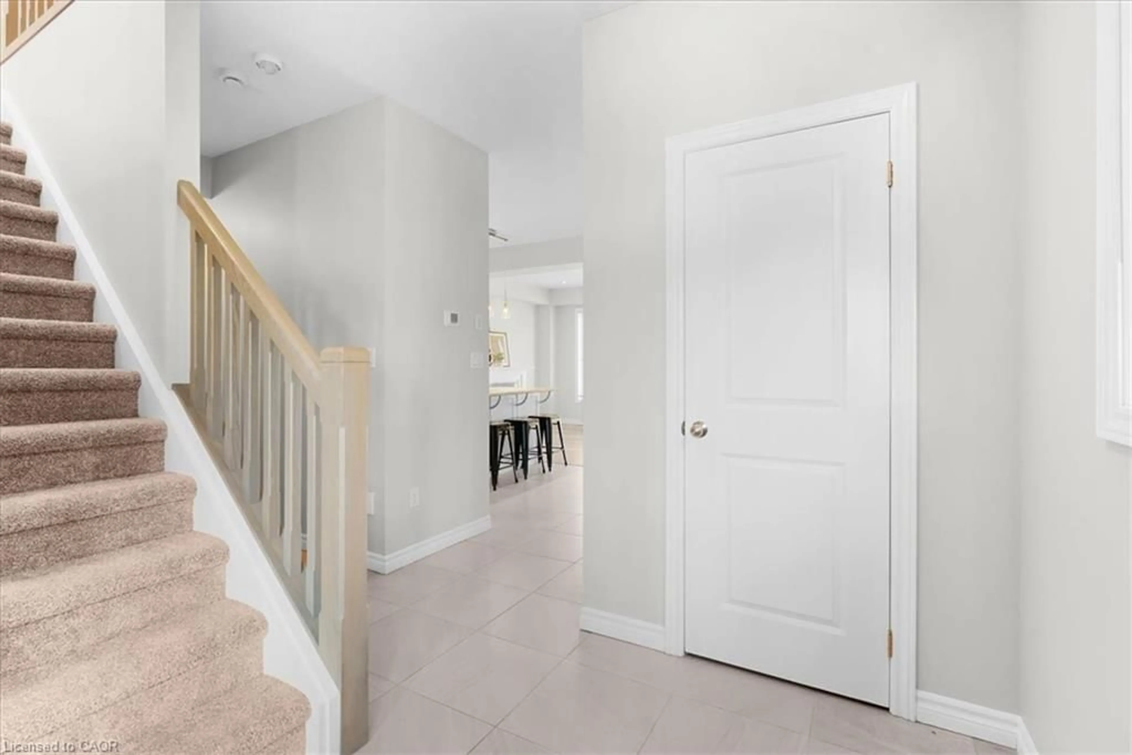Indoor entryway for 109 Links Cres, Woodstock Ontario N4T 0K7