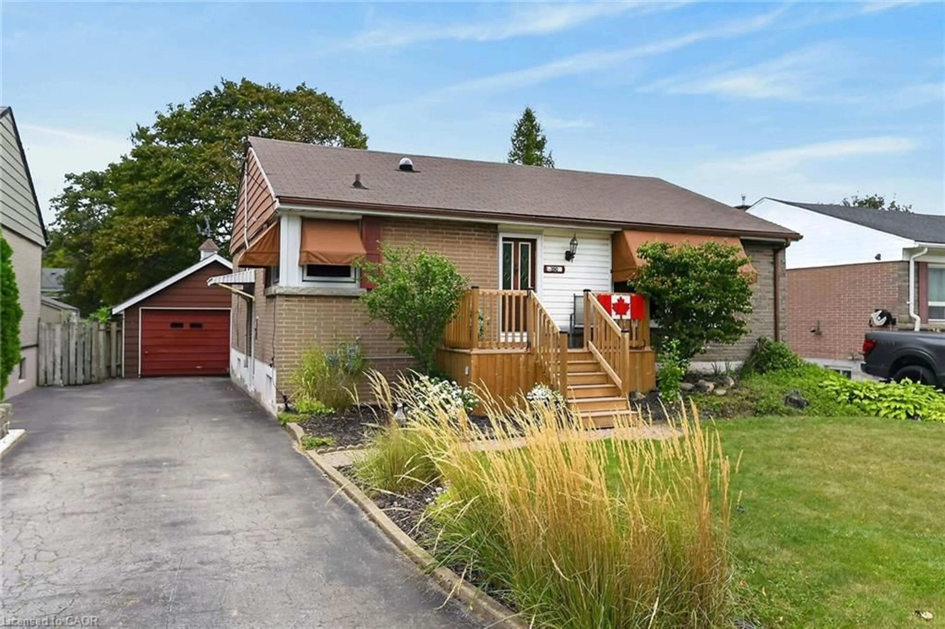 Unknown for 390 East 37th St, Hamilton Ontario L8V 4B8