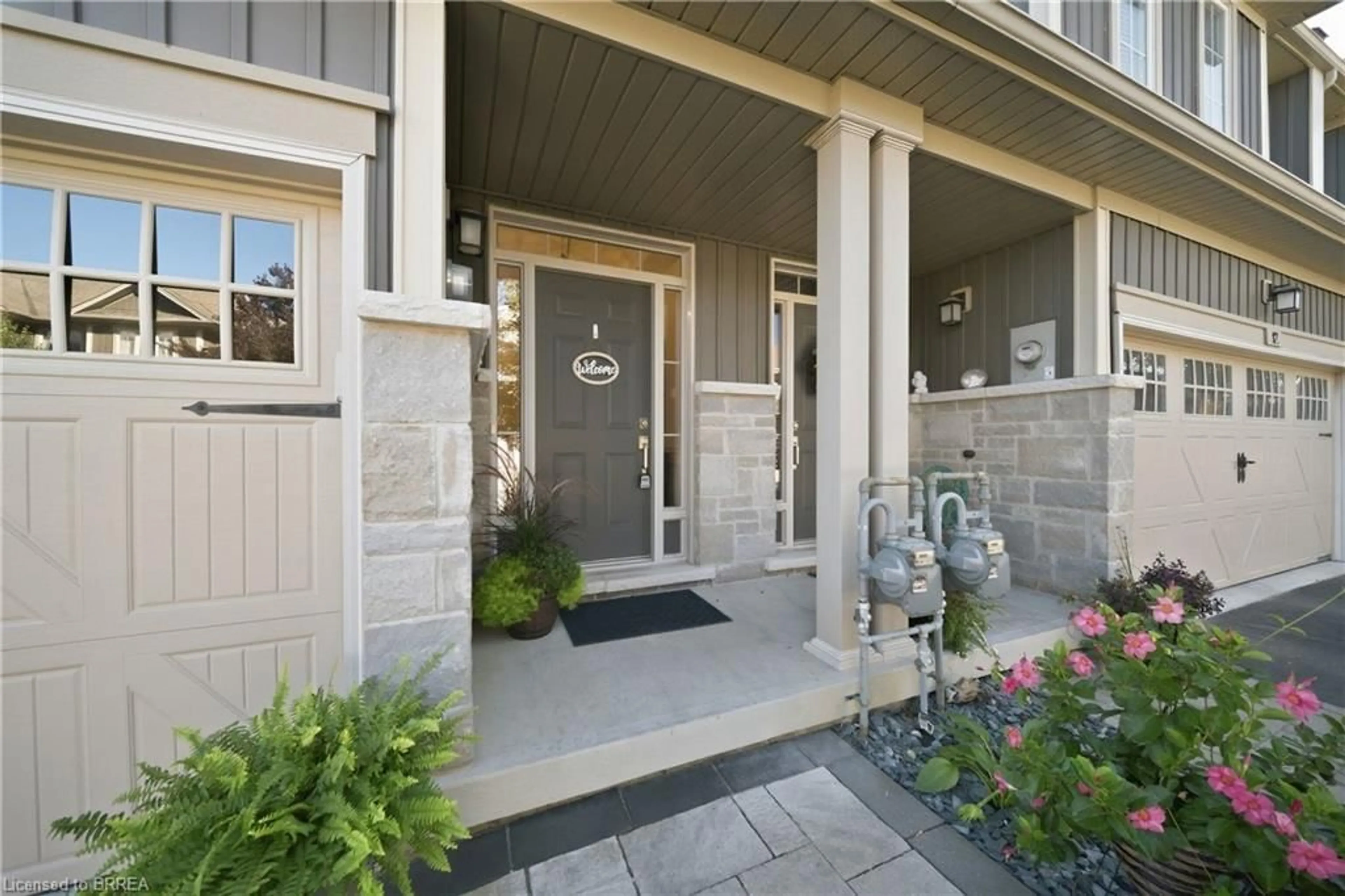 Indoor entryway for 80 Willow St #11, Paris Ontario N3L 2K6