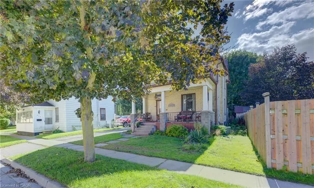246 Jacob St, New Hamburg 5
