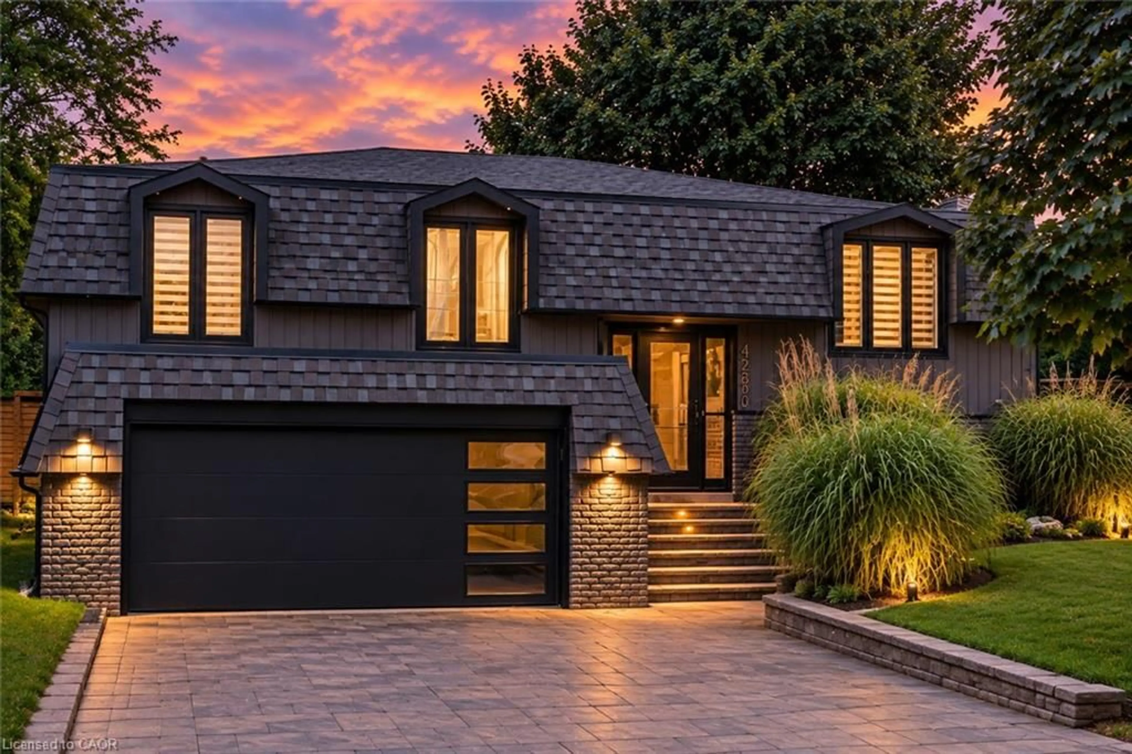 Home with brick exterior material, street for 4236 Longmoor Dr, Burlington Ontario L7L 4Z9