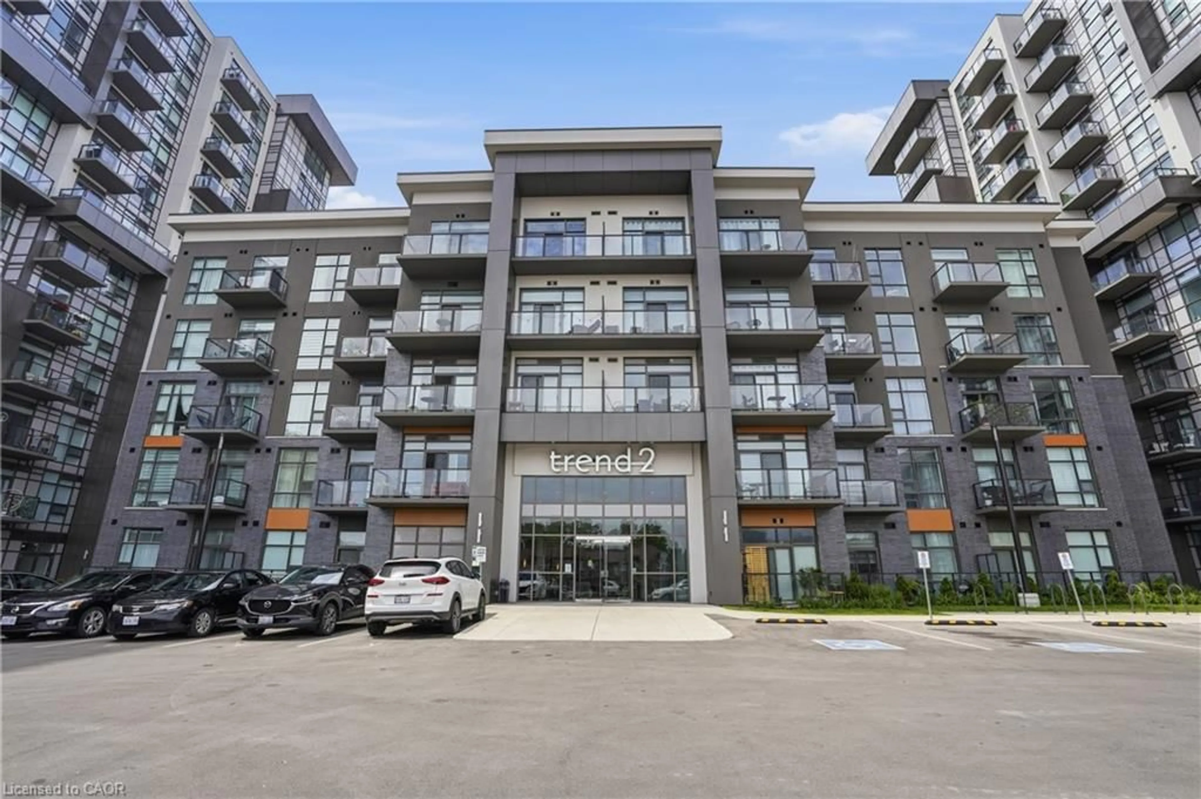 Indoor foyer for 460 Dundas St #1008, Waterdown Ontario L8B 2A5