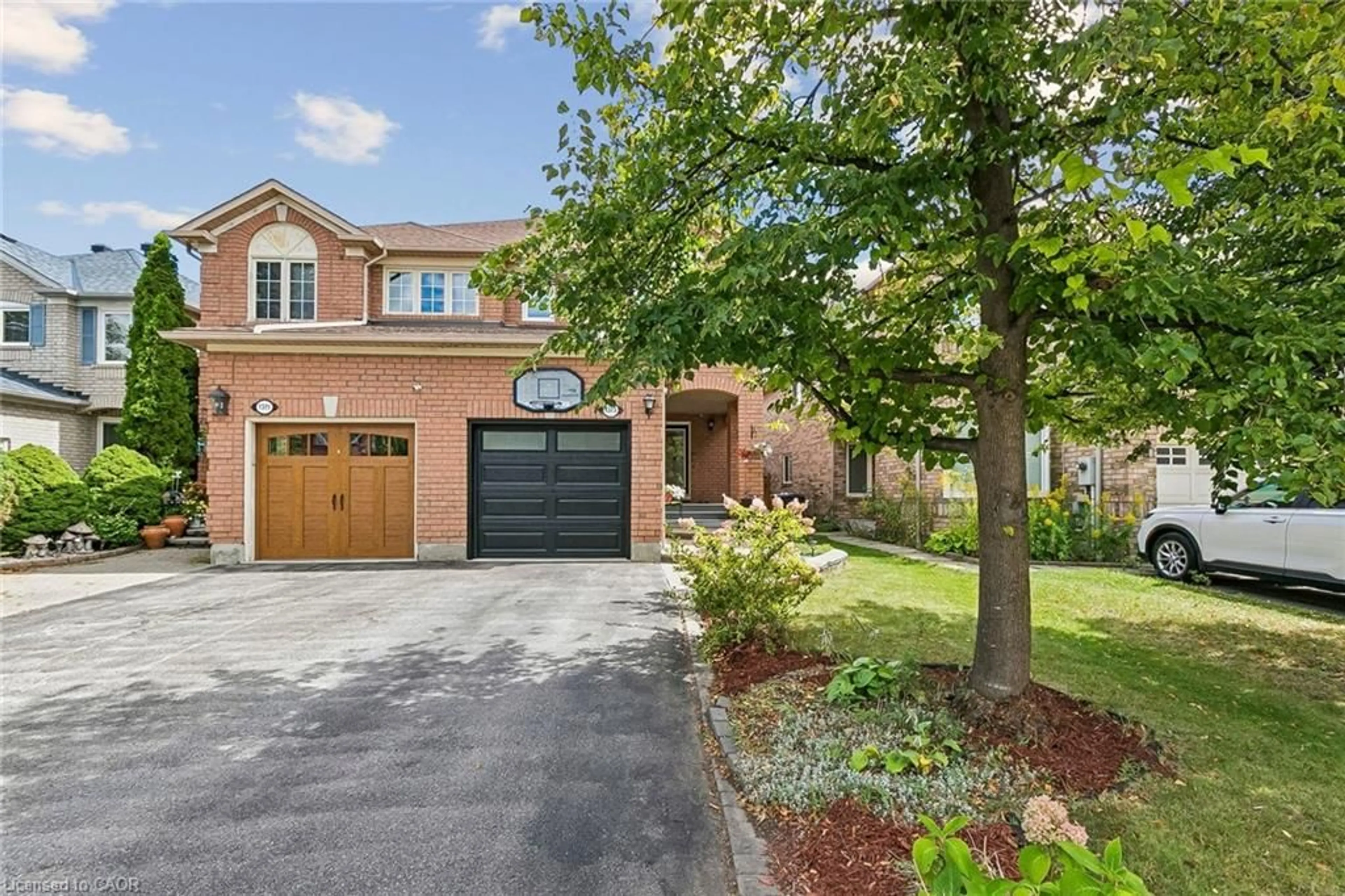Home with brick exterior material, street for 1373 Quest Cir, Mississauga Ontario L5N 8B5