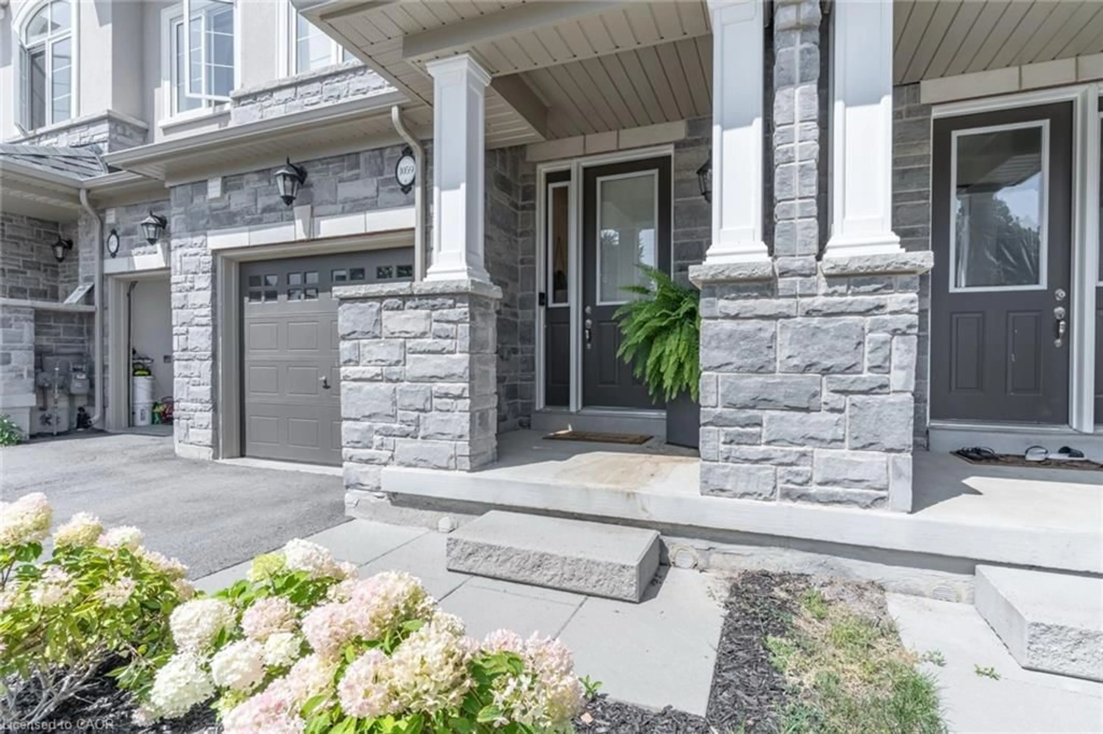 Unknown for 1059 Garner Rd, Hamilton Ontario L9K 0J8