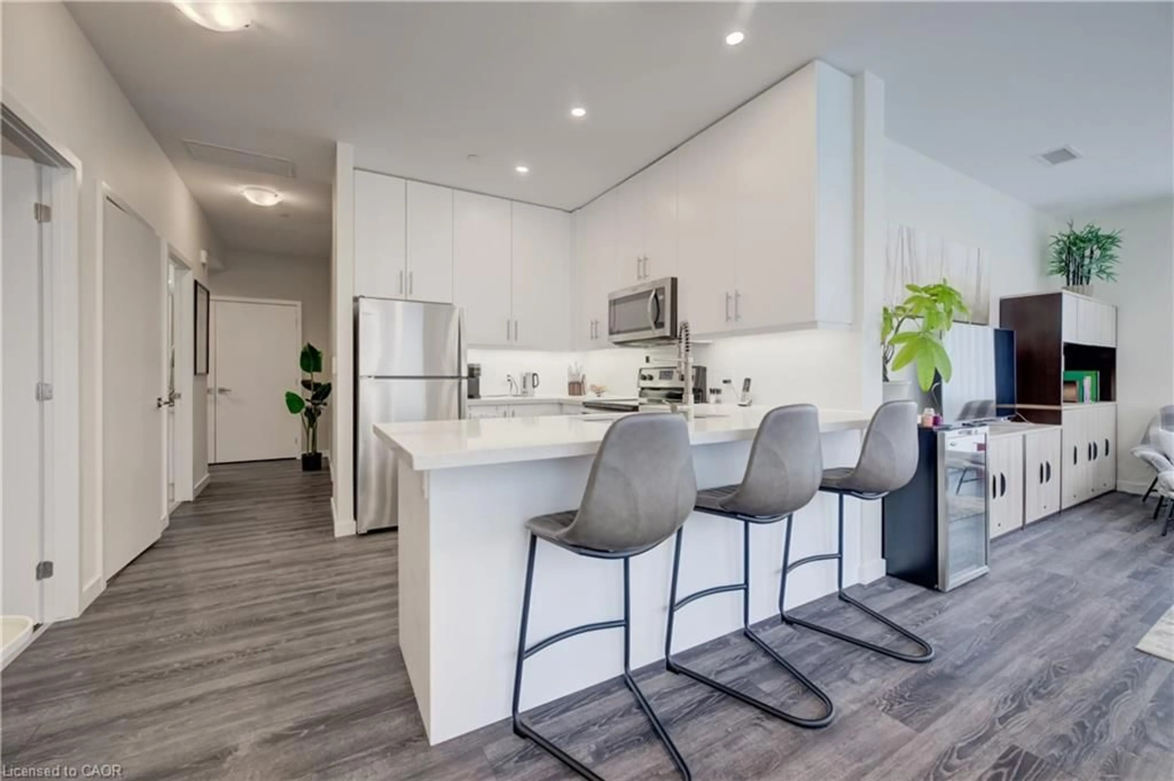 Open concept kitchen, unknown for 690 King St #112, Kitchener Ontario N2G 0B9