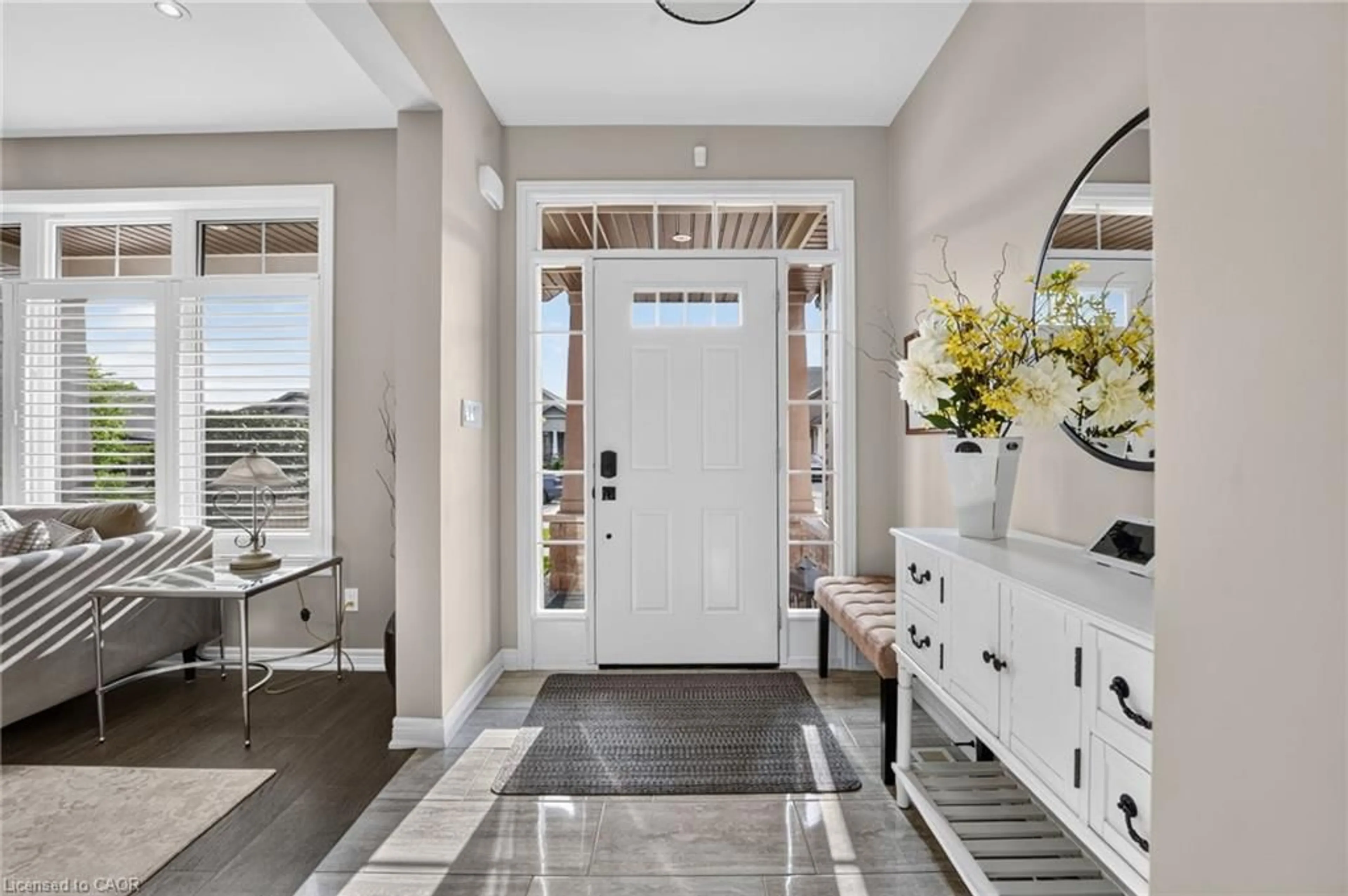 Indoor entryway for 62 Forestview Crt, Smithville Ontario L0R 2A0