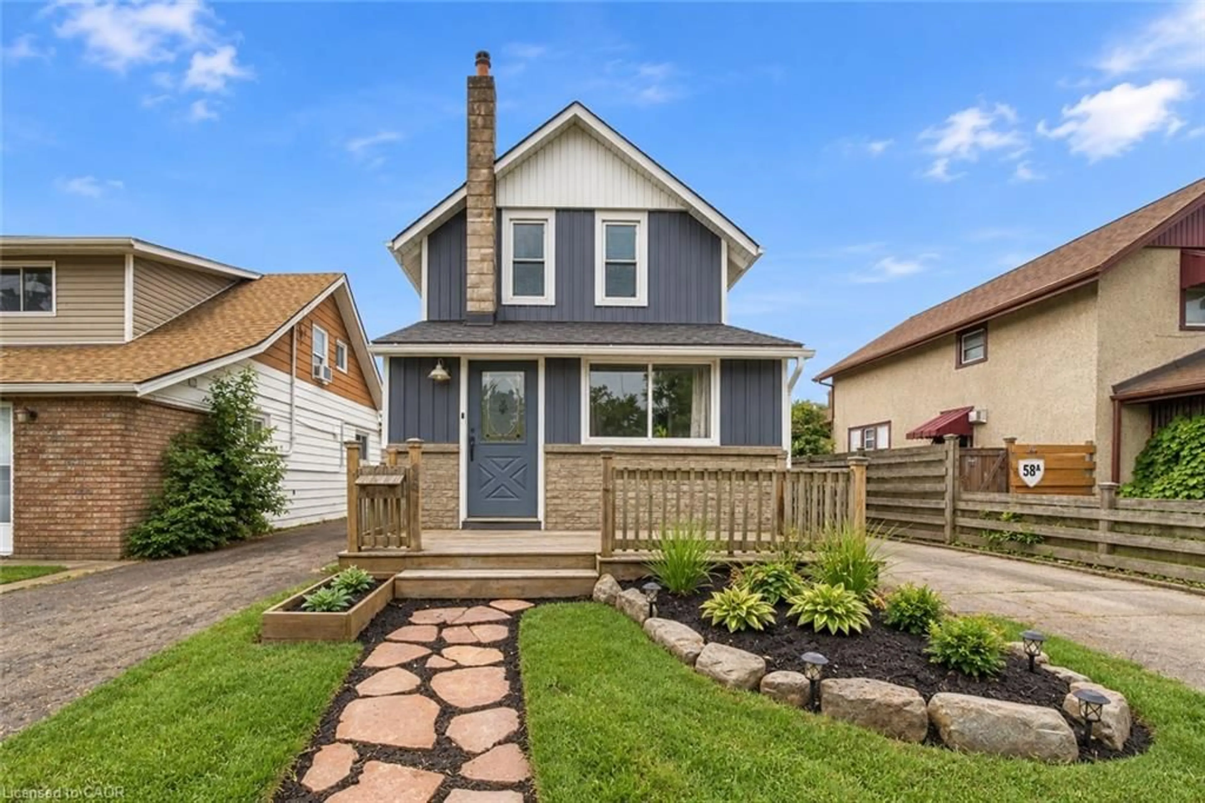 Home with vinyl exterior material, street for 632 Steele St, Port Colborne Ontario L3K 4Y7