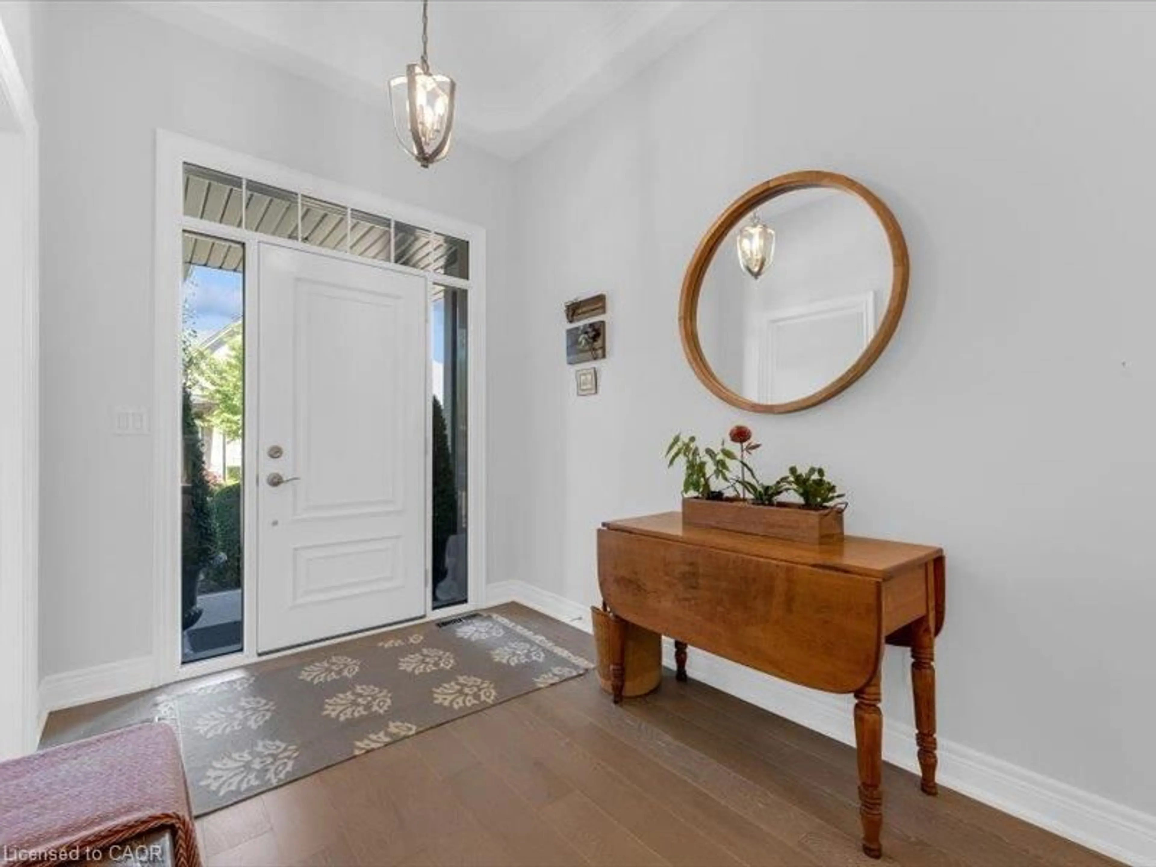 Indoor entryway for 17 Ridgeview Cres, Niagara-on-the-Lake Ontario L0S 1J1