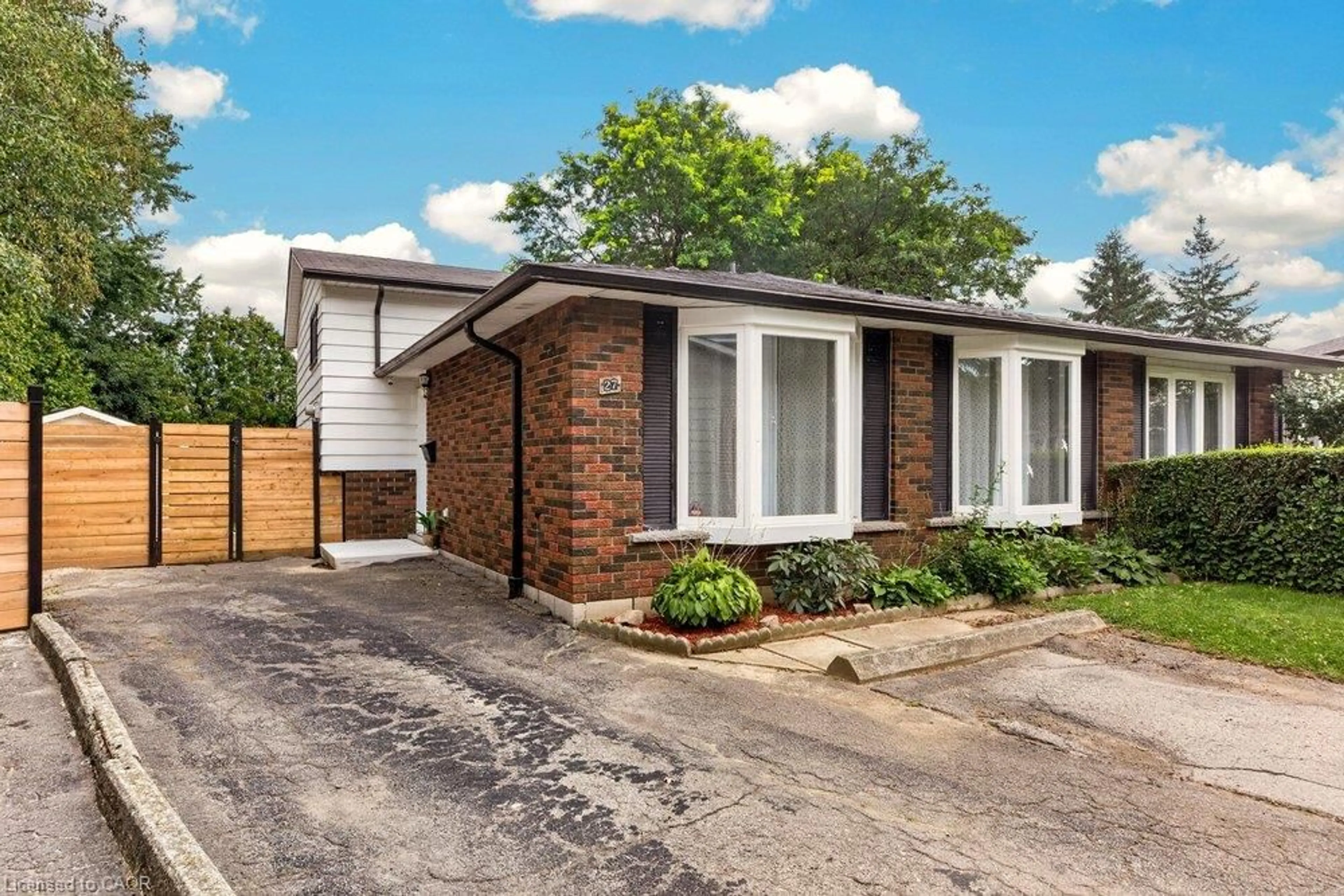 Home with brick exterior material, street for 27 Gretna Crt, Hamilton Ontario L9C 4V1