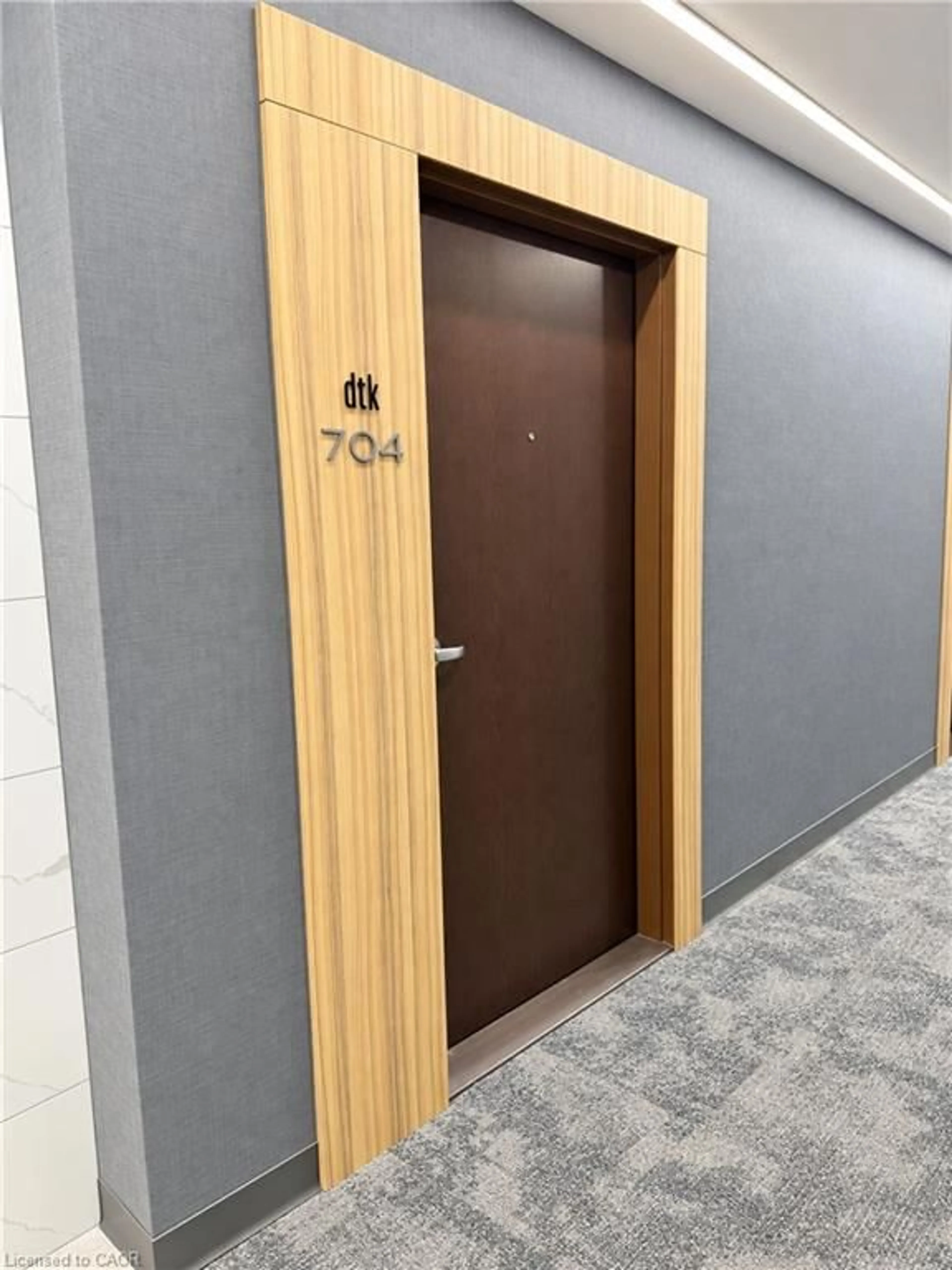 Indoor foyer for 60 Frederick St #704, Kitchener Ontario N2H 0C7