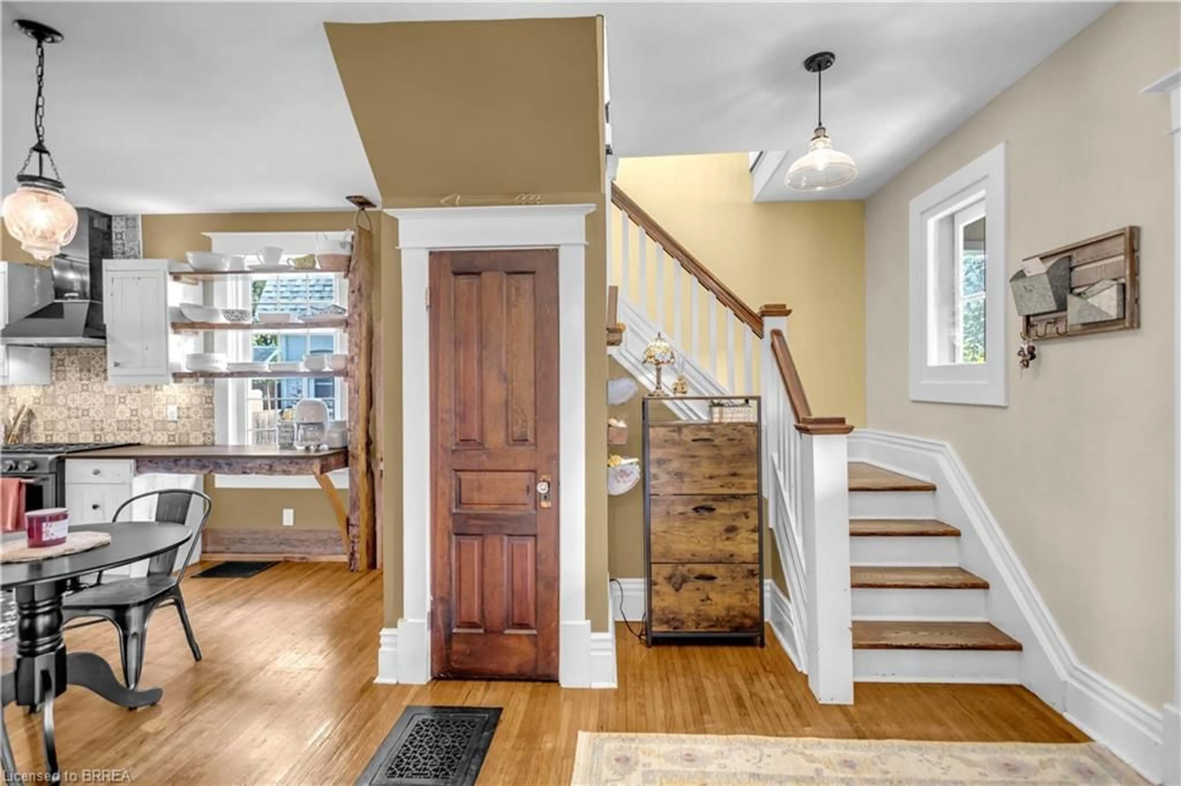 Indoor entryway for 17 Alexander Ave, Paris Ontario N3L 2V6