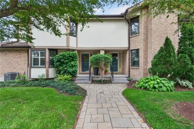 406 Craigleith Dr #1, Waterloo 3