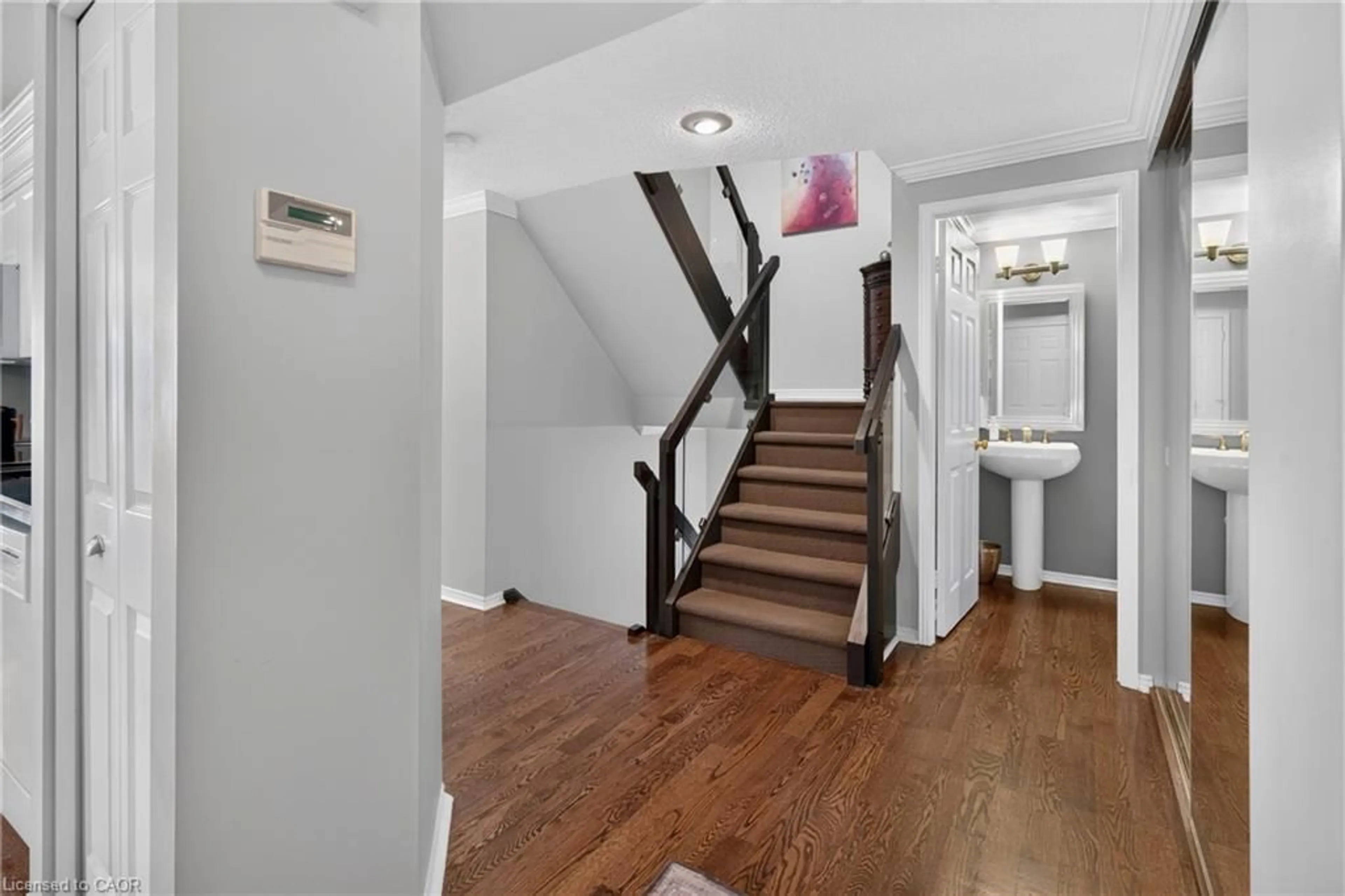Indoor foyer for 406 Craigleith Dr #1, Waterloo Ontario N2L 5T2
