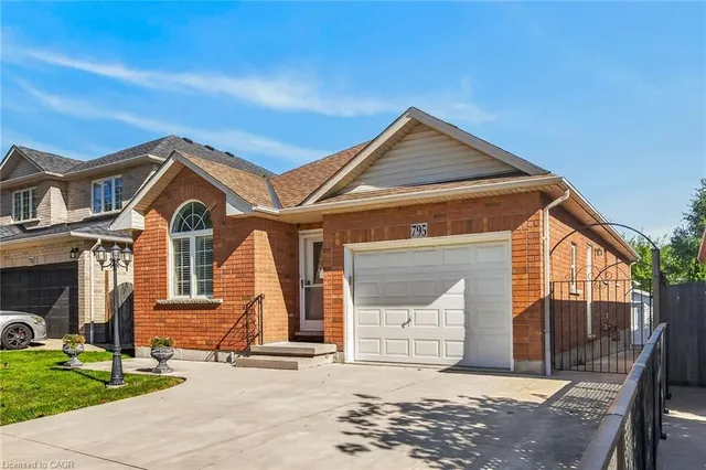 795 Tenth Ave, Hamilton 2