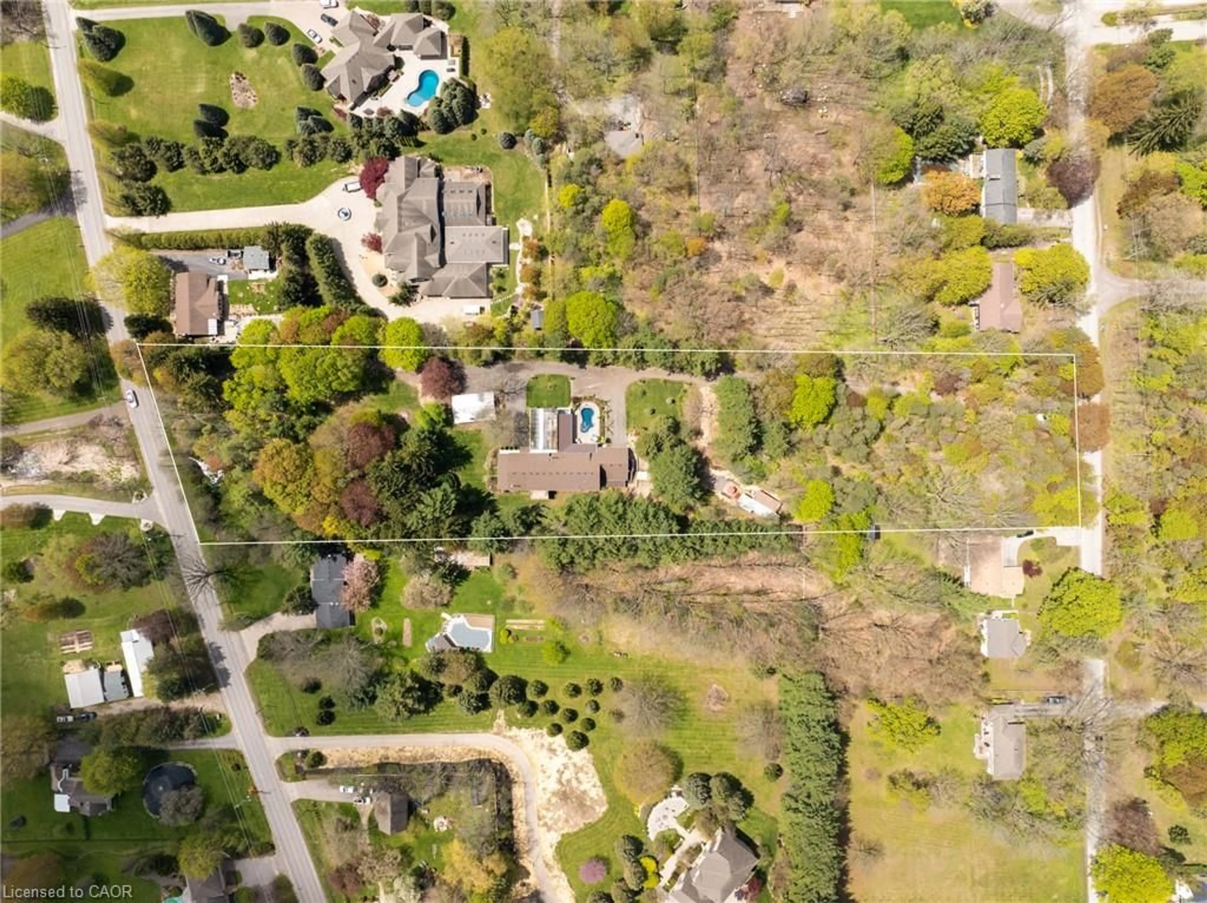 A pic from outside/outdoor area/front of a property/back of a property/a pic from drone, street for 573 Canboro Rd, Fenwick Ontario L0S 1C0