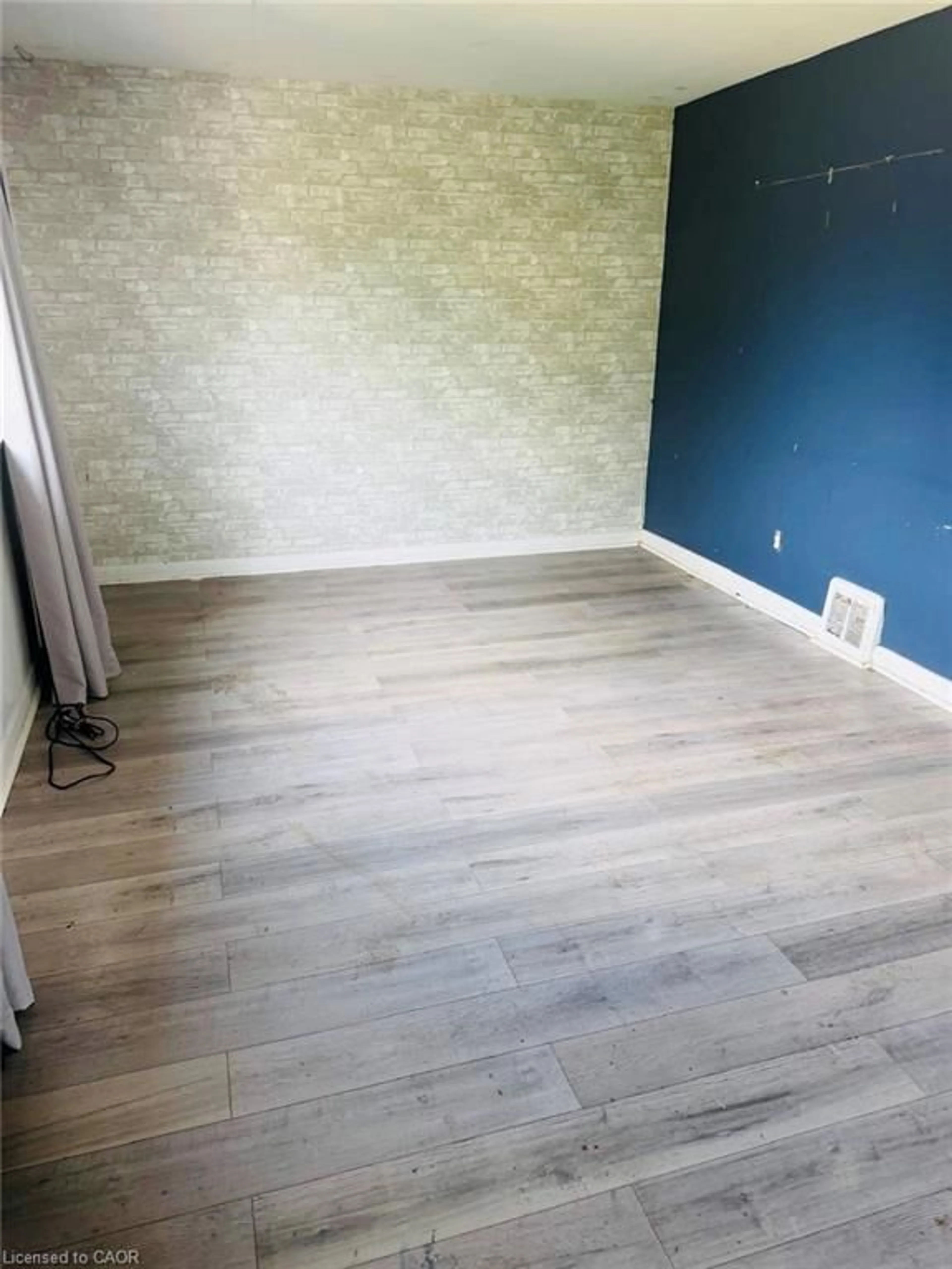 A pic of a room for 64 Eastvale Pl #1, Hamilton Ontario L8H 1P1
