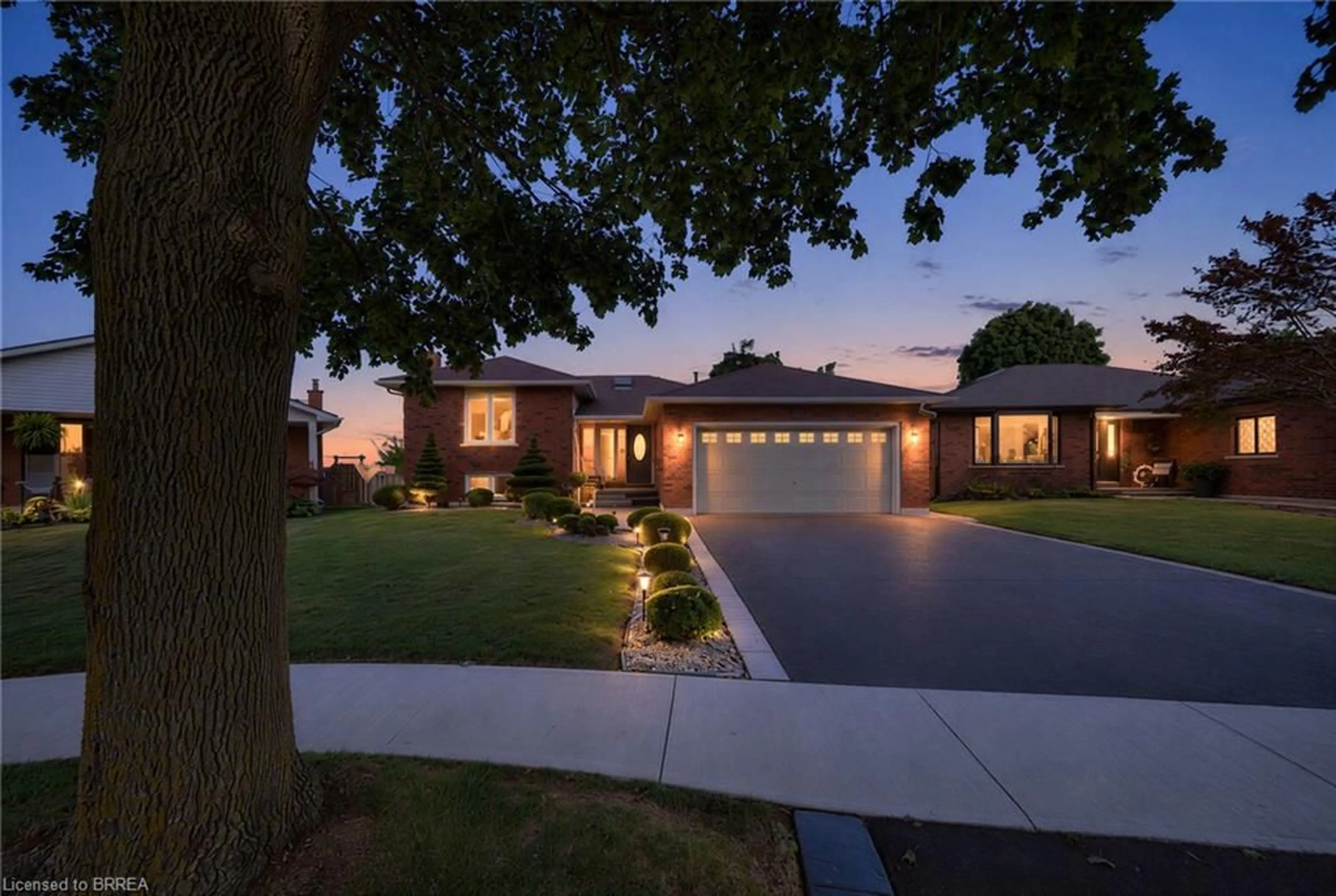 Home with brick exterior material, street for 15 Fox Run, Brantford Ontario N3R 7P9