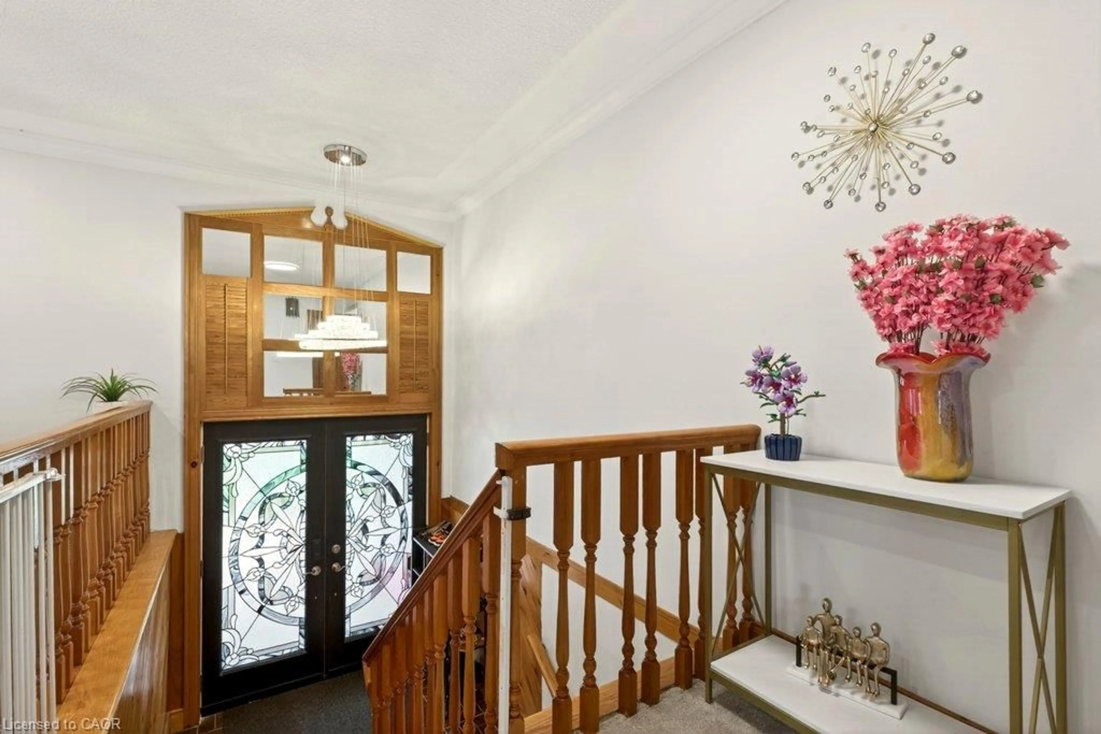 Indoor foyer for 20 Hartfield Dr, Guelph Ontario N1H 6J2
