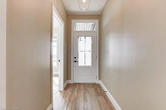 381 Argyle Ave, Delhi 2