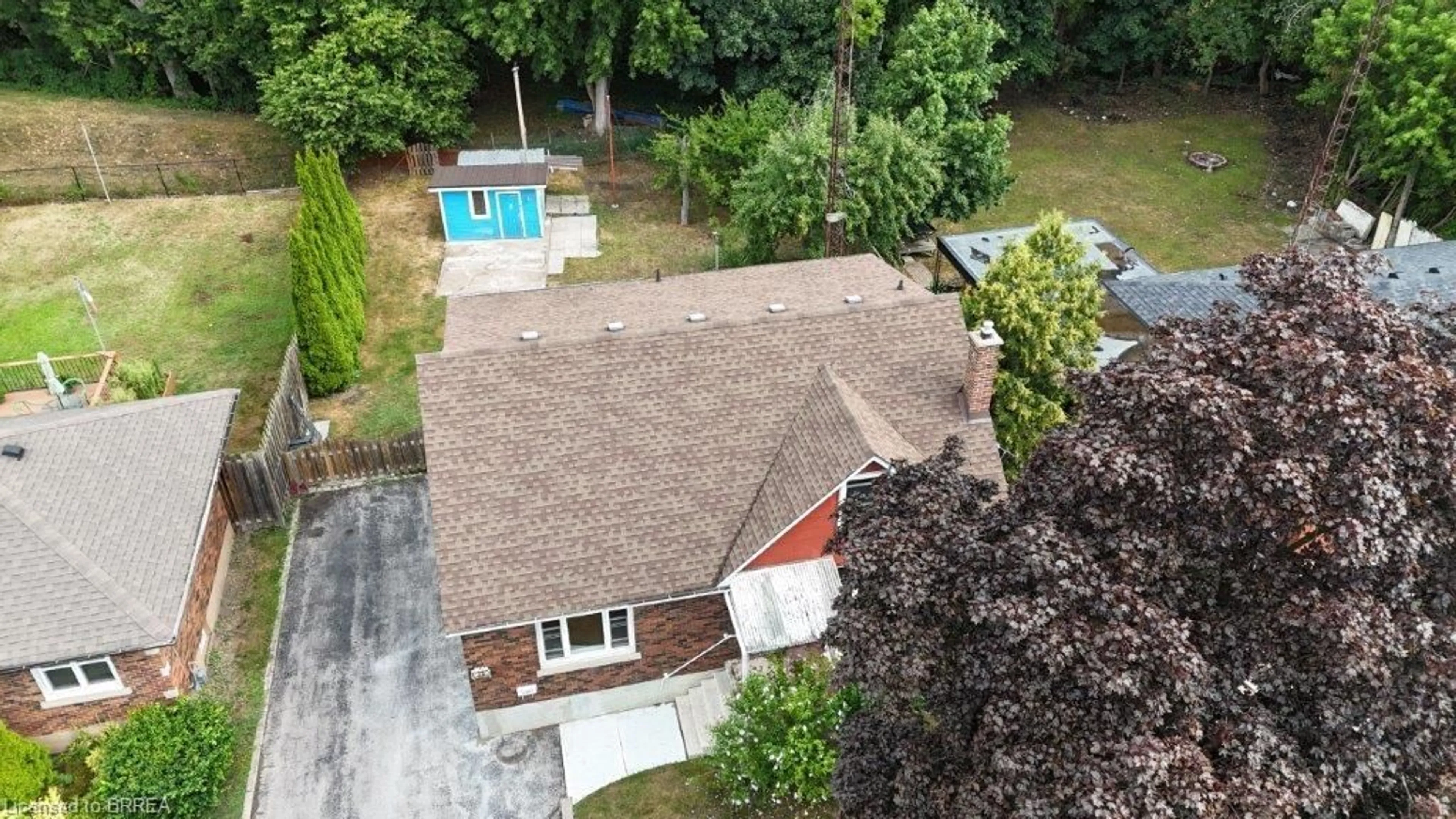 A pic from outside/outdoor area/front of a property/back of a property/a pic from drone, street for 25 Henry St, Brantford Ontario N3R 1Z9