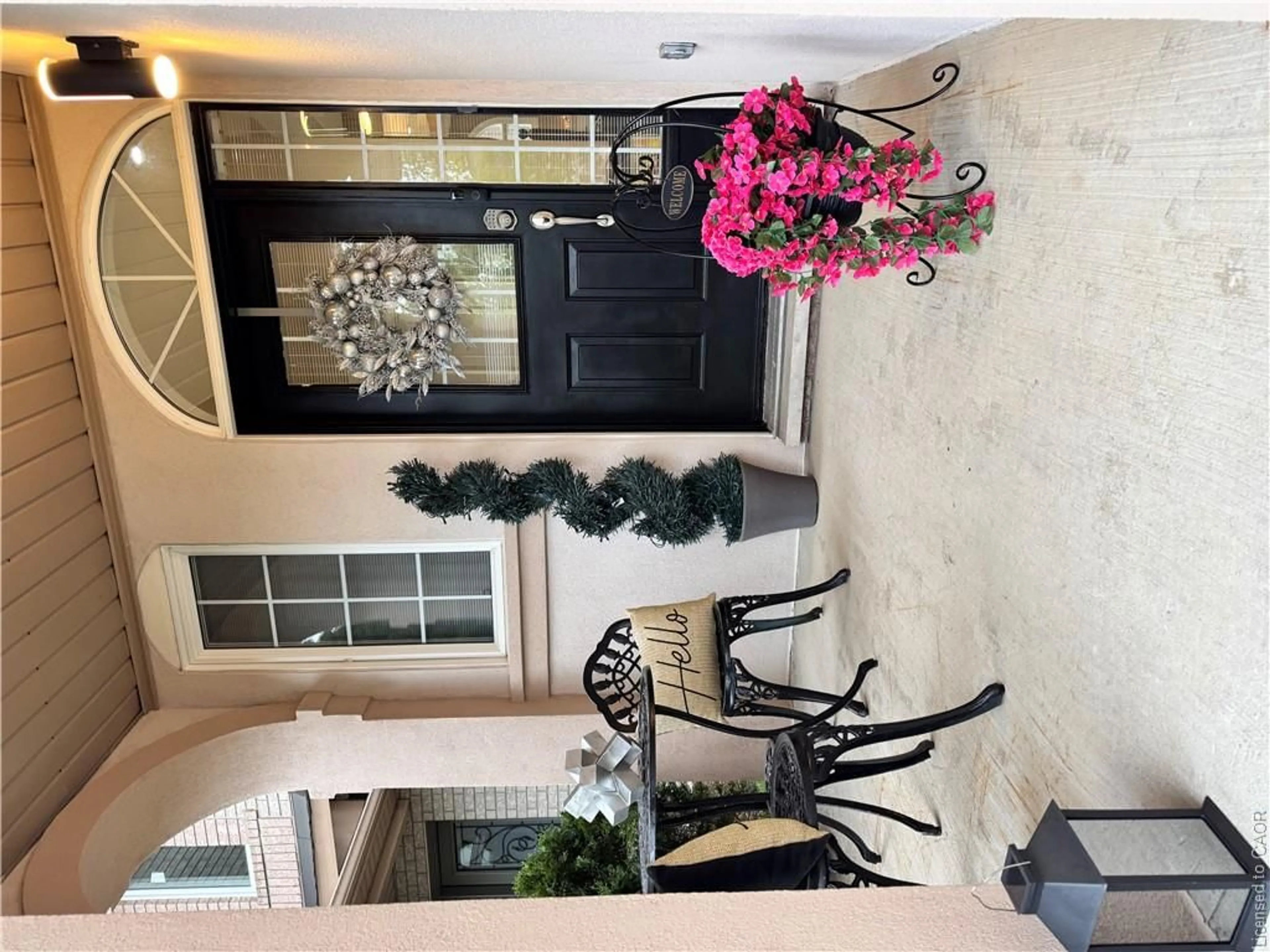 Indoor entryway for 20 Sable Dr, Ancaster Ontario L9K 1K9
