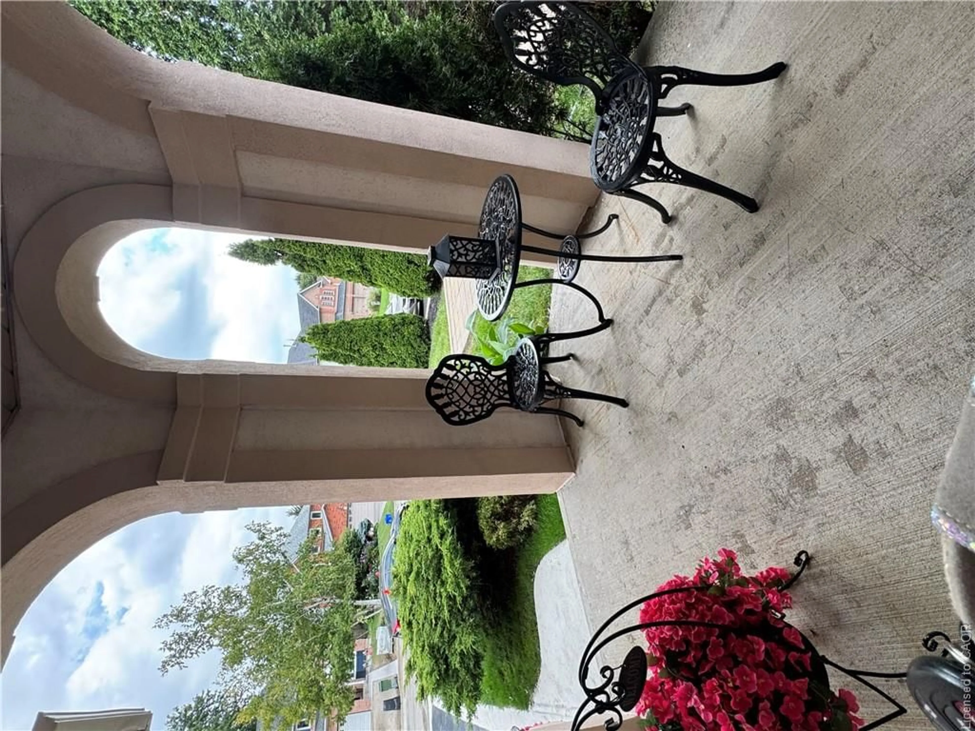 Patio, street for 20 Sable Dr, Ancaster Ontario L9K 1K9