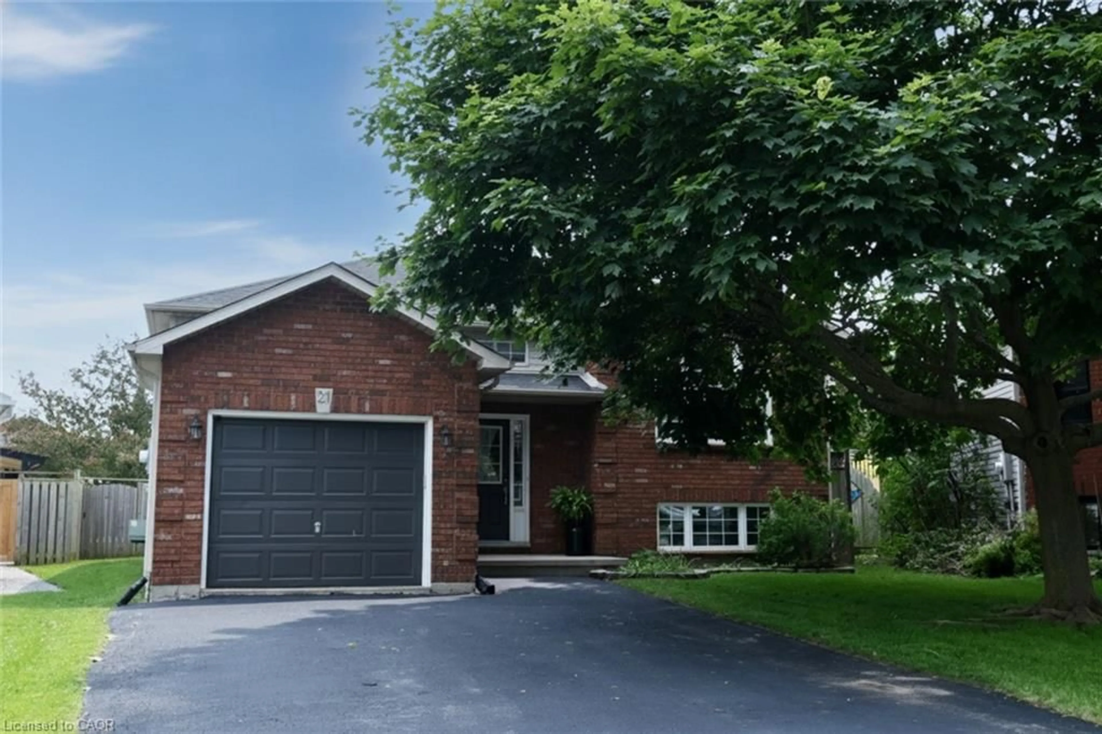 Home with brick exterior material, street for 21 Glengary Cres, Caledonia Ontario N3W 2L7