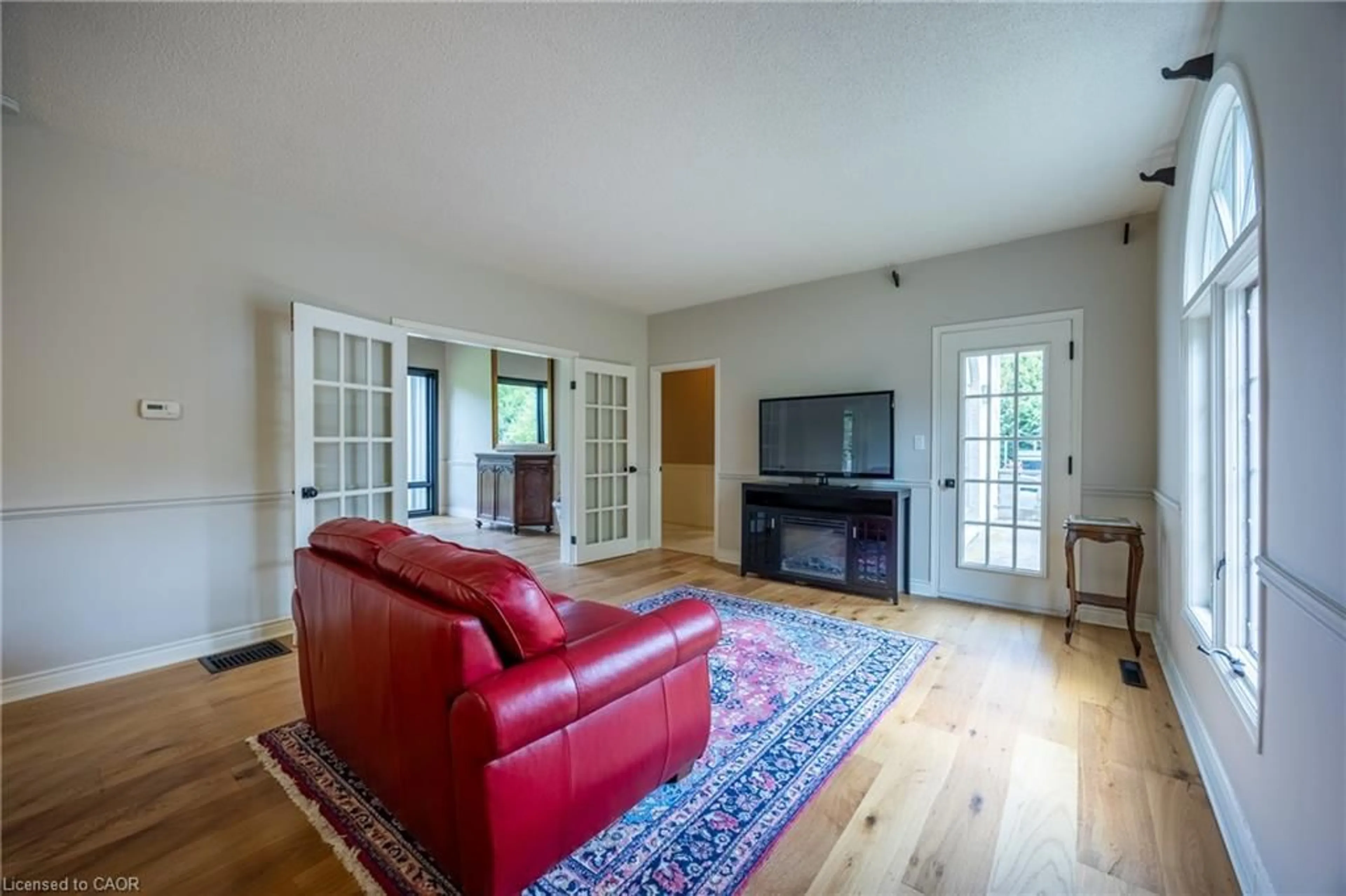 Living room with furniture, unknown for 46 Tutela Heights Rd, Brantford Ontario N3T 1A1