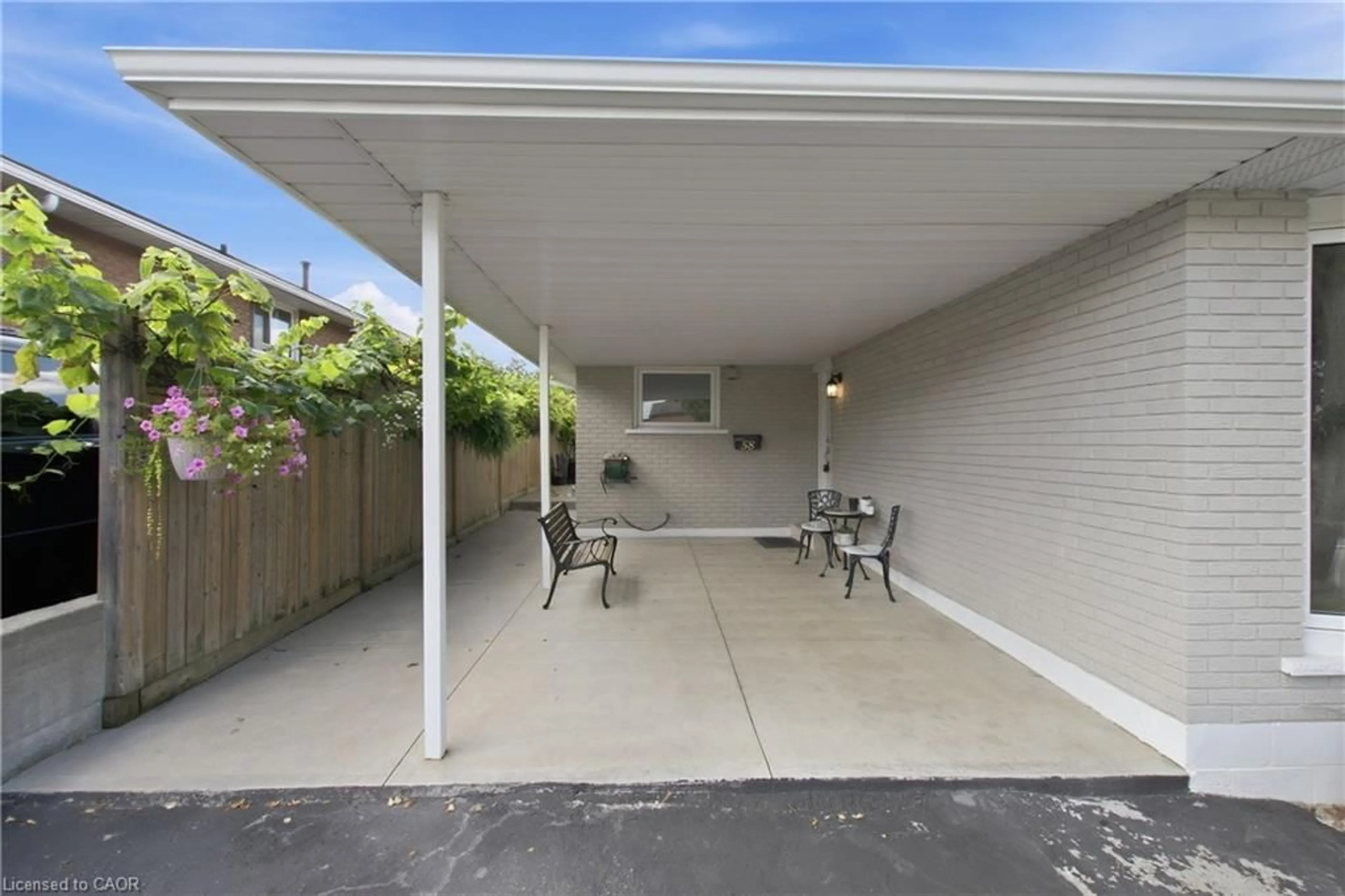 Patio, street for 58 Tindale Crt, Hamilton Ontario L8K 6C7