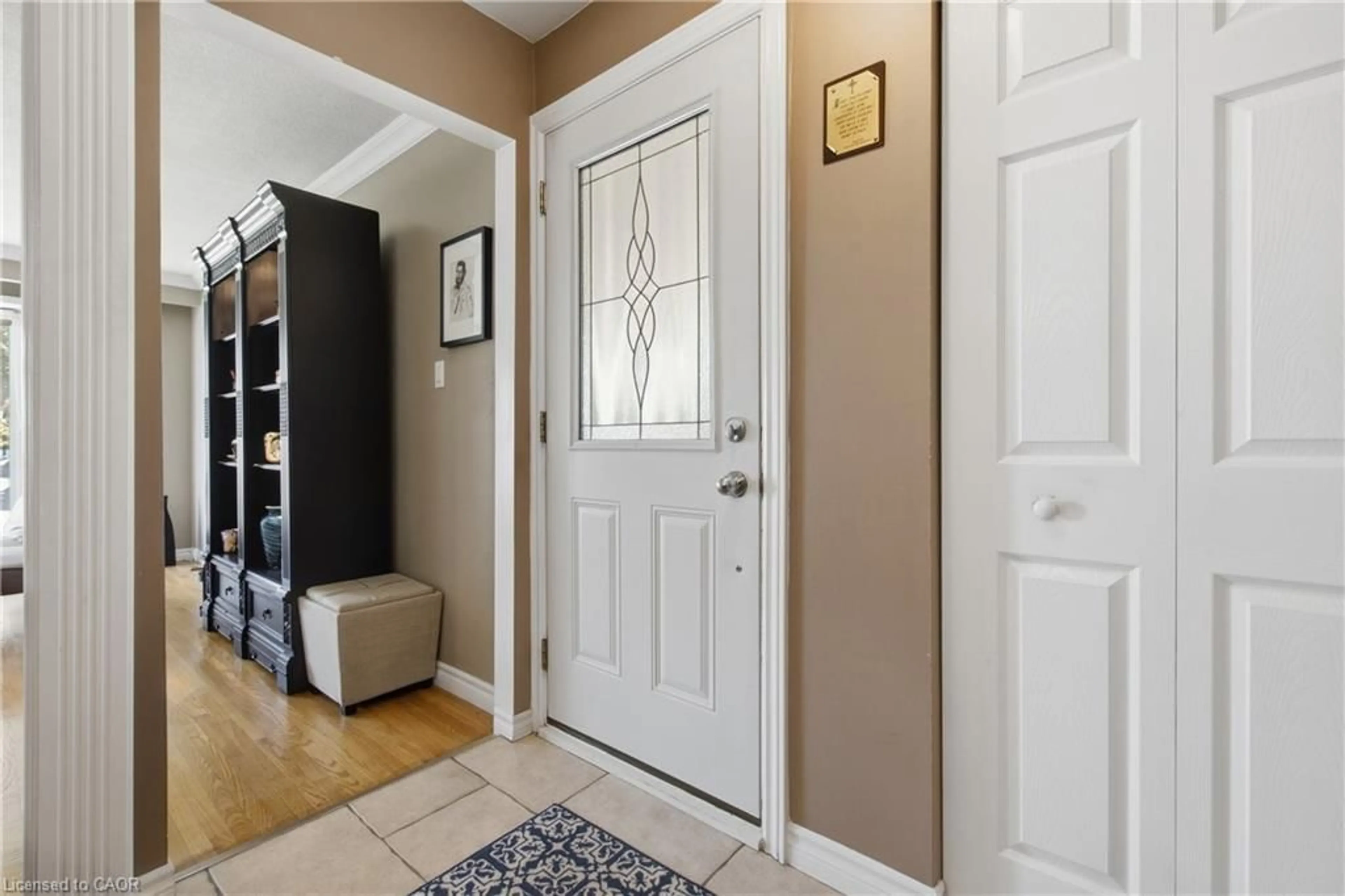 Indoor entryway for 58 Tindale Crt, Hamilton Ontario L8K 6C7