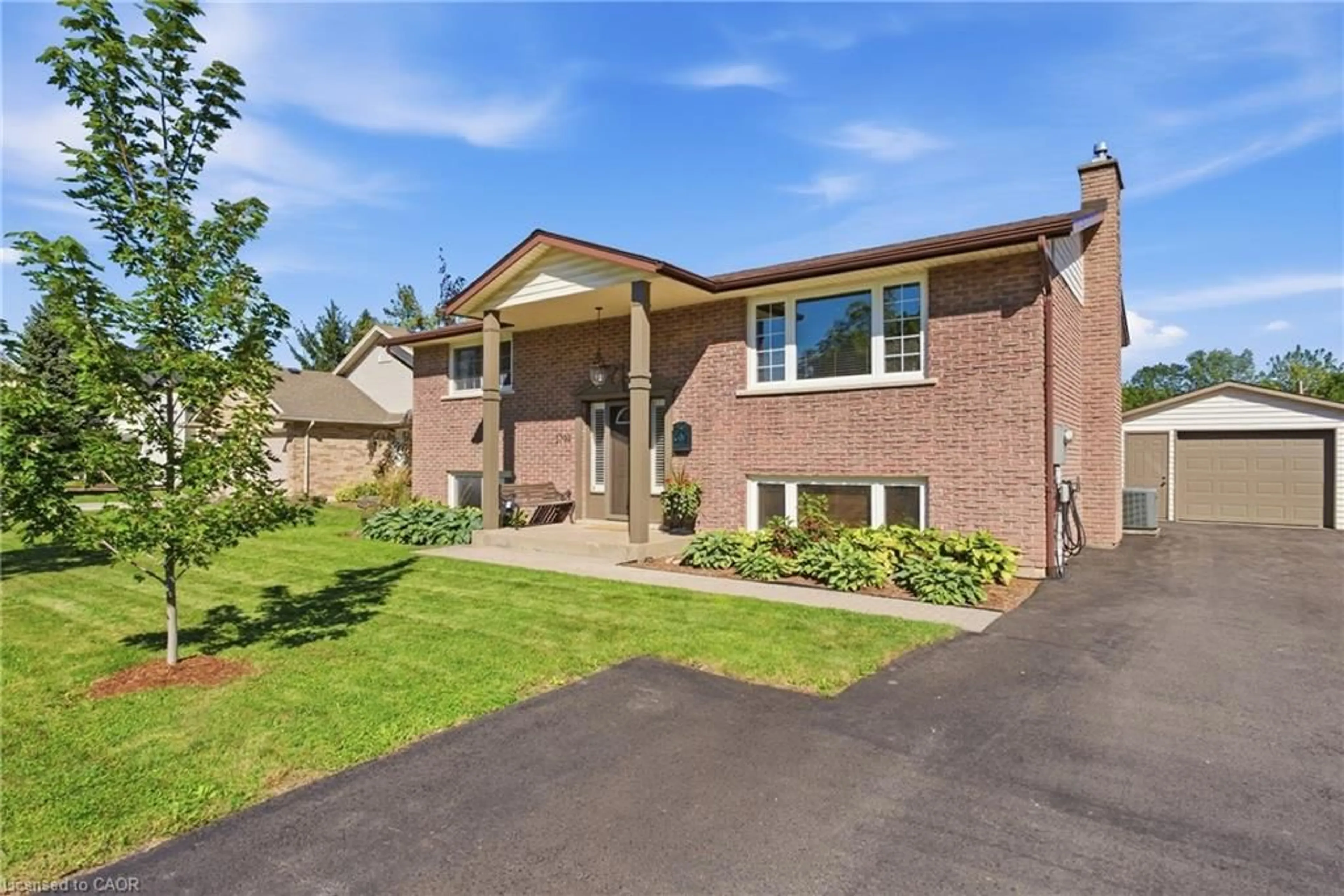 Home with brick exterior material, street for 3799 19th St, Jordan Station Ontario L0R 1S0