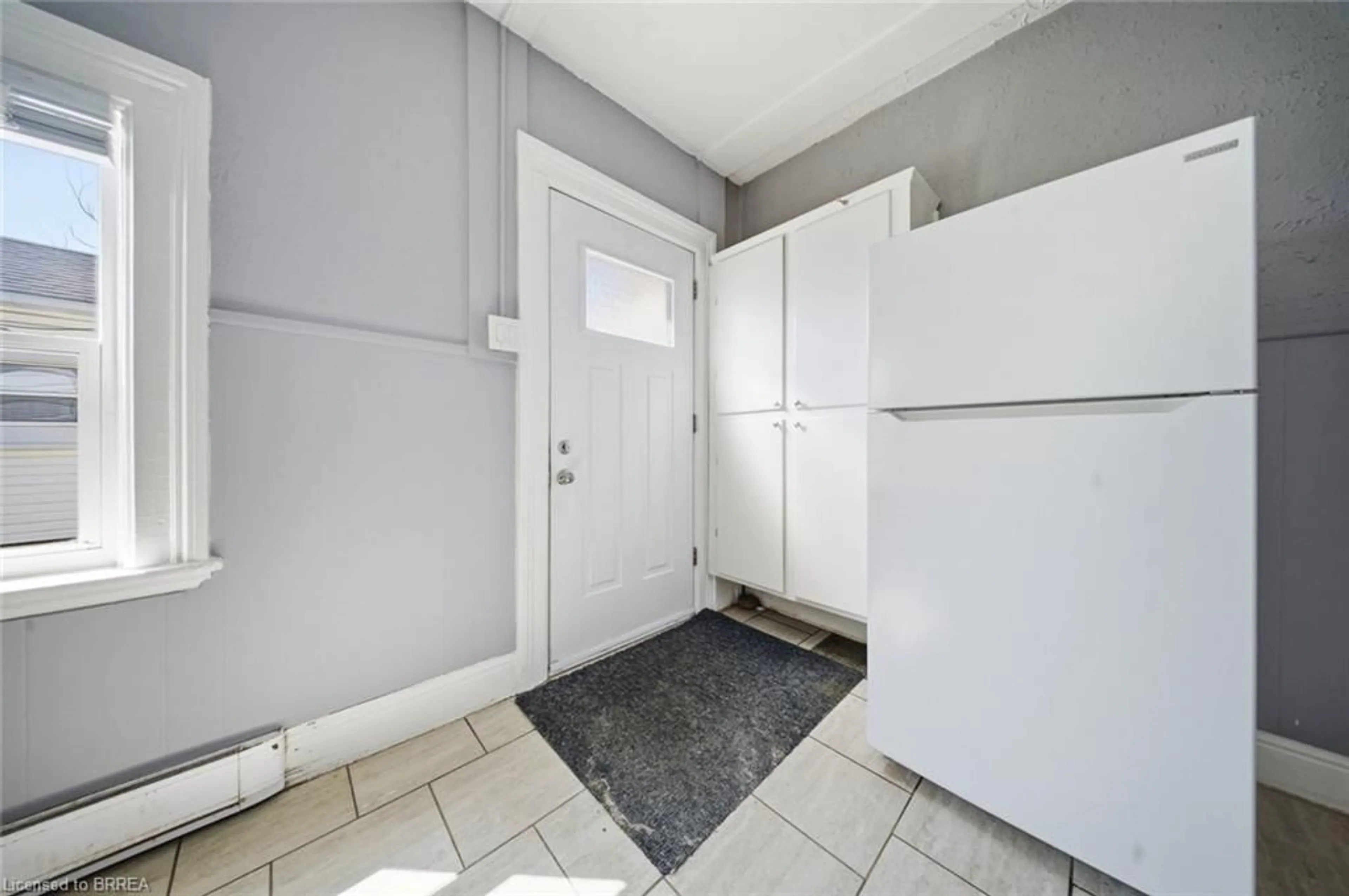 Unknown for 103 Queen St, Brantford Ontario N3T 3C1