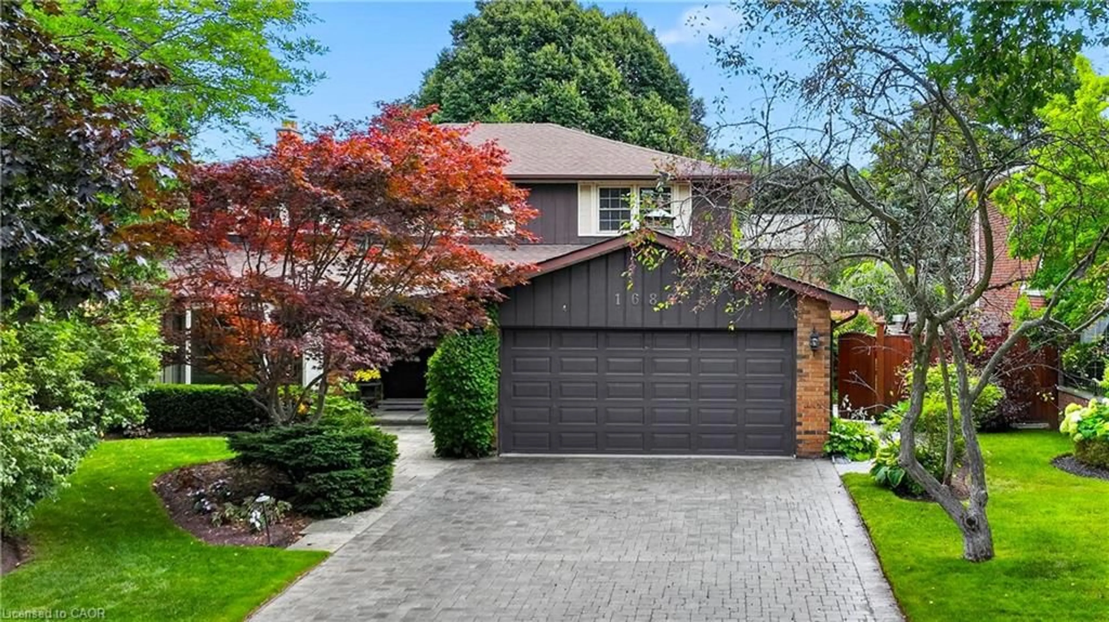 Home with brick exterior material, street for 1682 Medallion Crt, 10th Line Shore Ontario L5J 4G1
