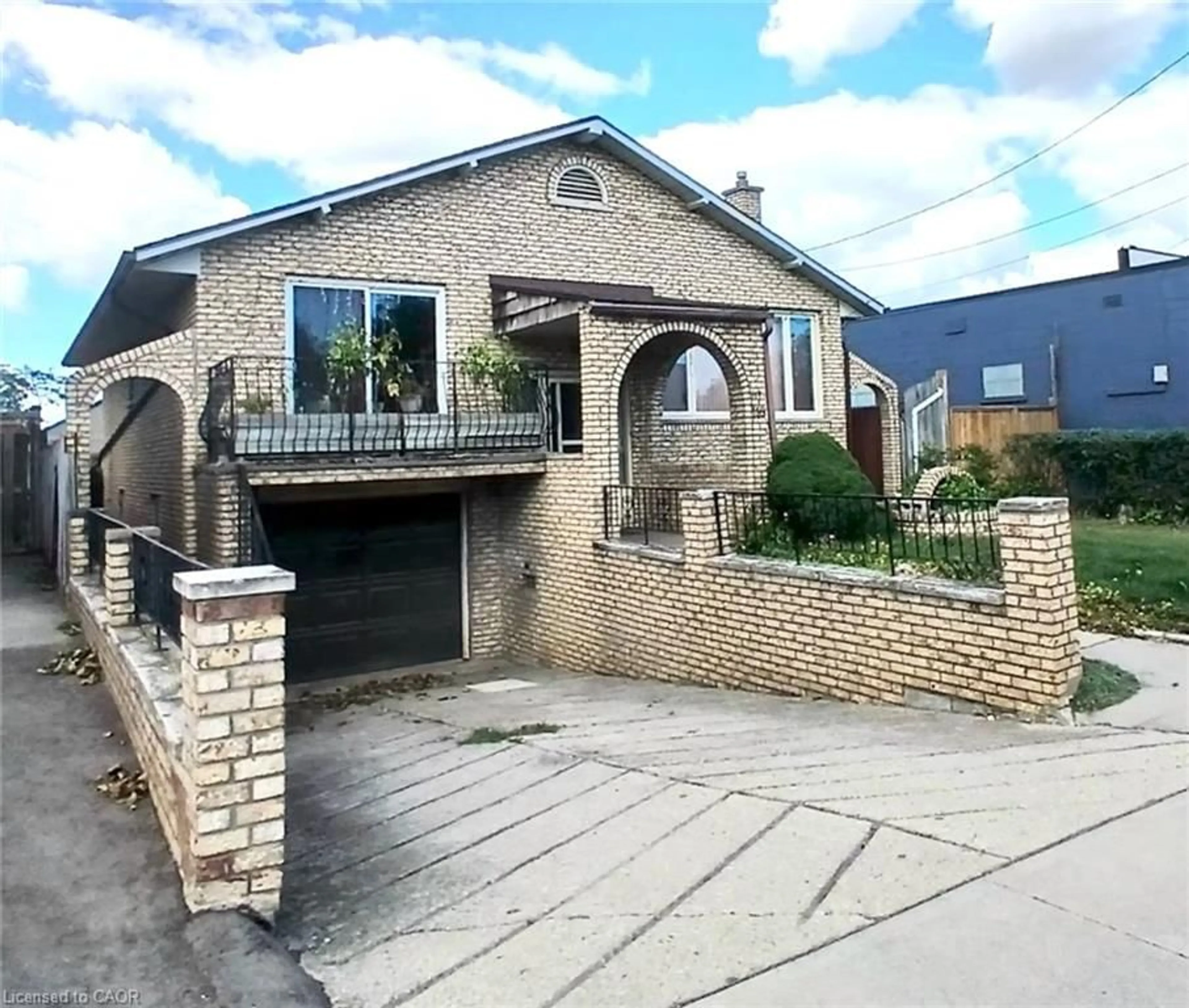 Home with brick exterior material, street for 118 Craigroyston Rd, Hamilton Ontario L8K 3K1