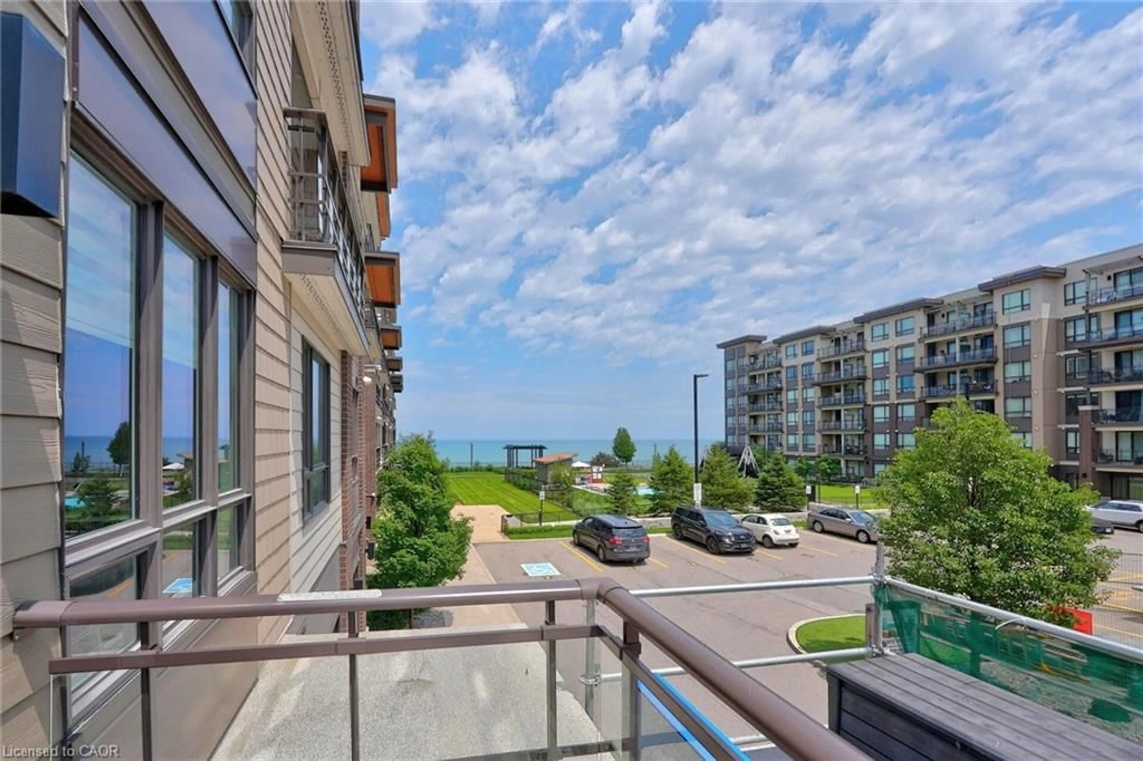 Patio, water/lake/river/ocean view for 40 Esplanade Lane #206, Grimsby Ontario L3M 0G9